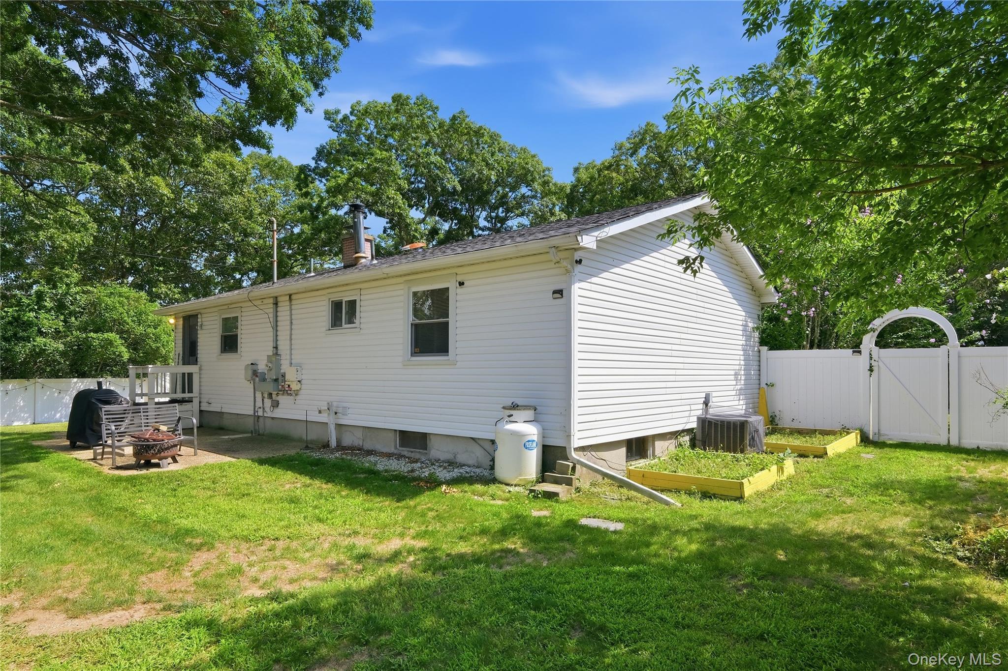 Single Family Hampton Avenue  Suffolk County, NY 11950, MLS-1040438-26