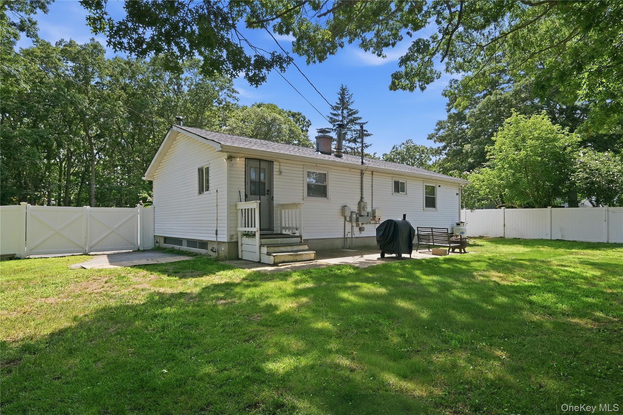 Single Family Hampton Avenue  Suffolk County, NY 11950, MLS-1040438-27