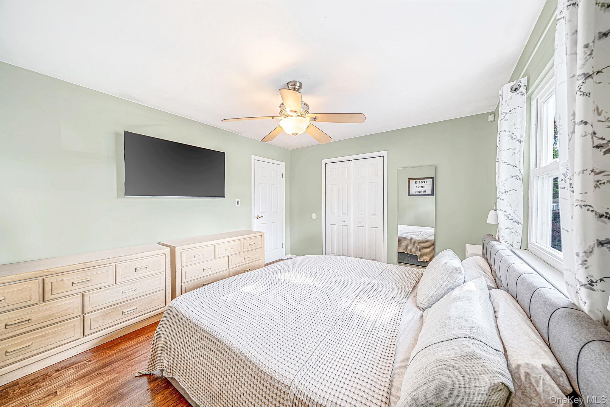 Single Family Newcomb Trail Suffolk County, NY 11961, MLS-1040443-12