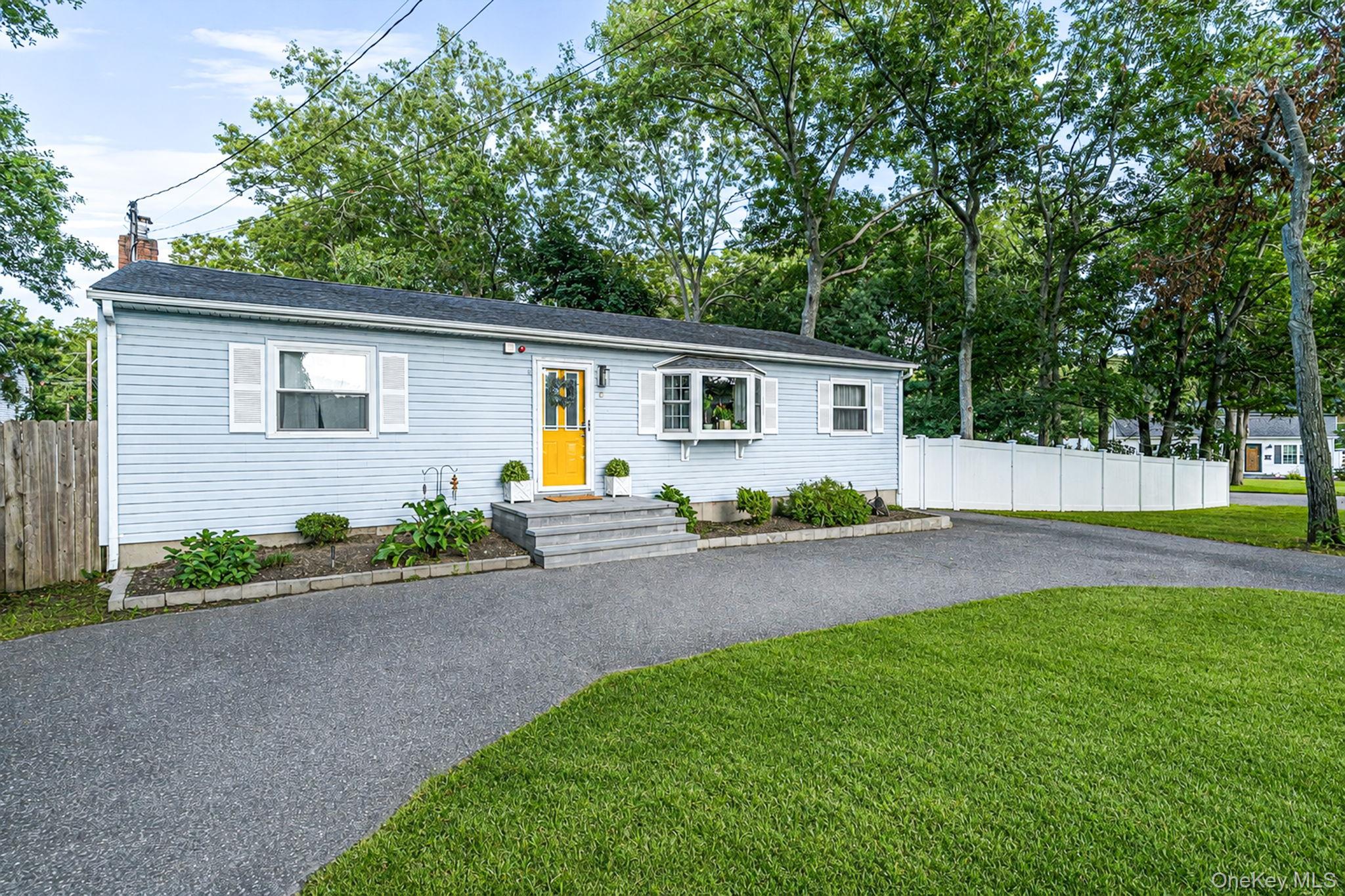 Single Family Newcomb Trail Suffolk County, NY 11961, MLS-1040443-2