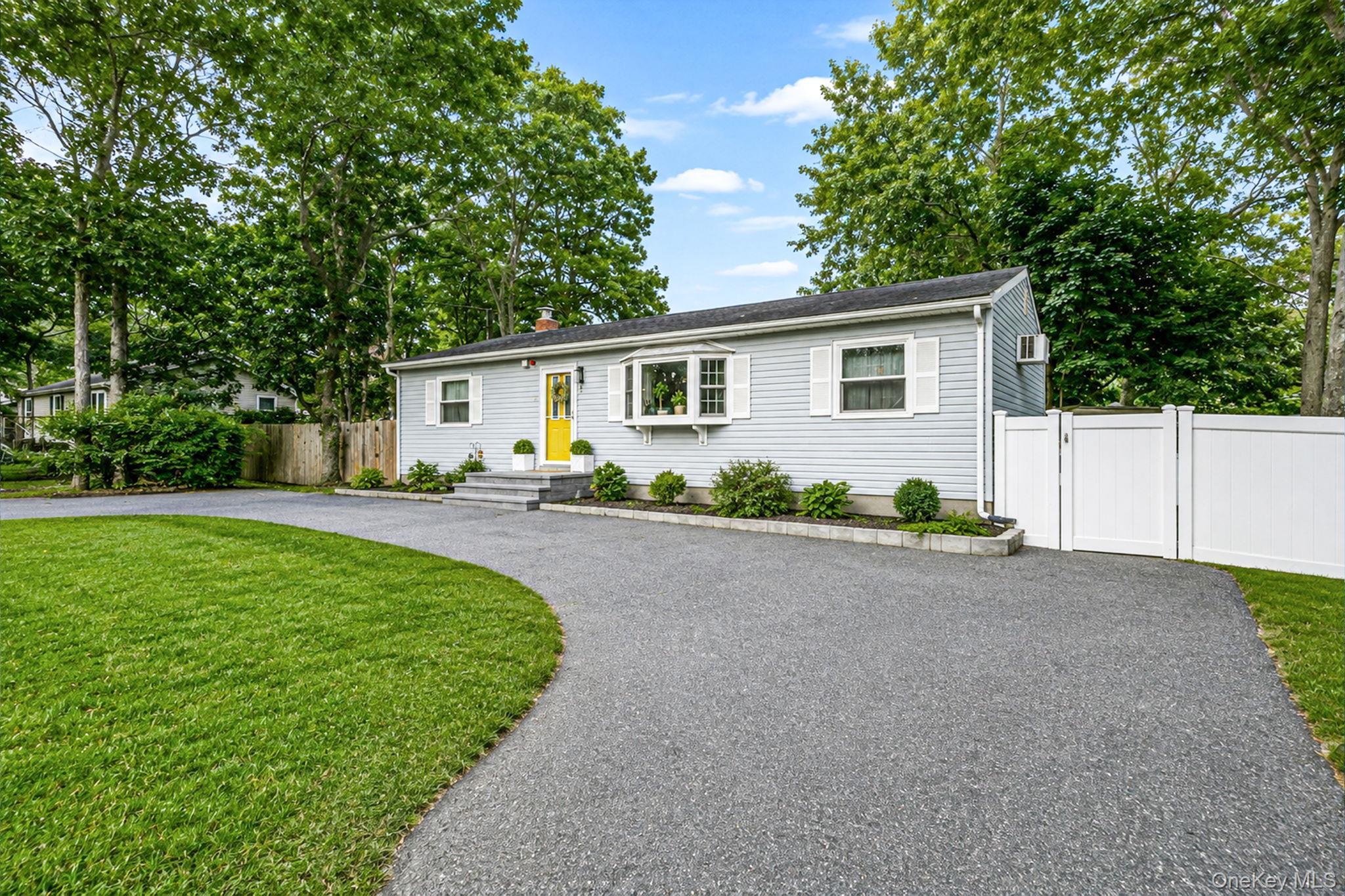 Single Family Newcomb Trail Suffolk County, NY 11961, MLS-1040443-3
