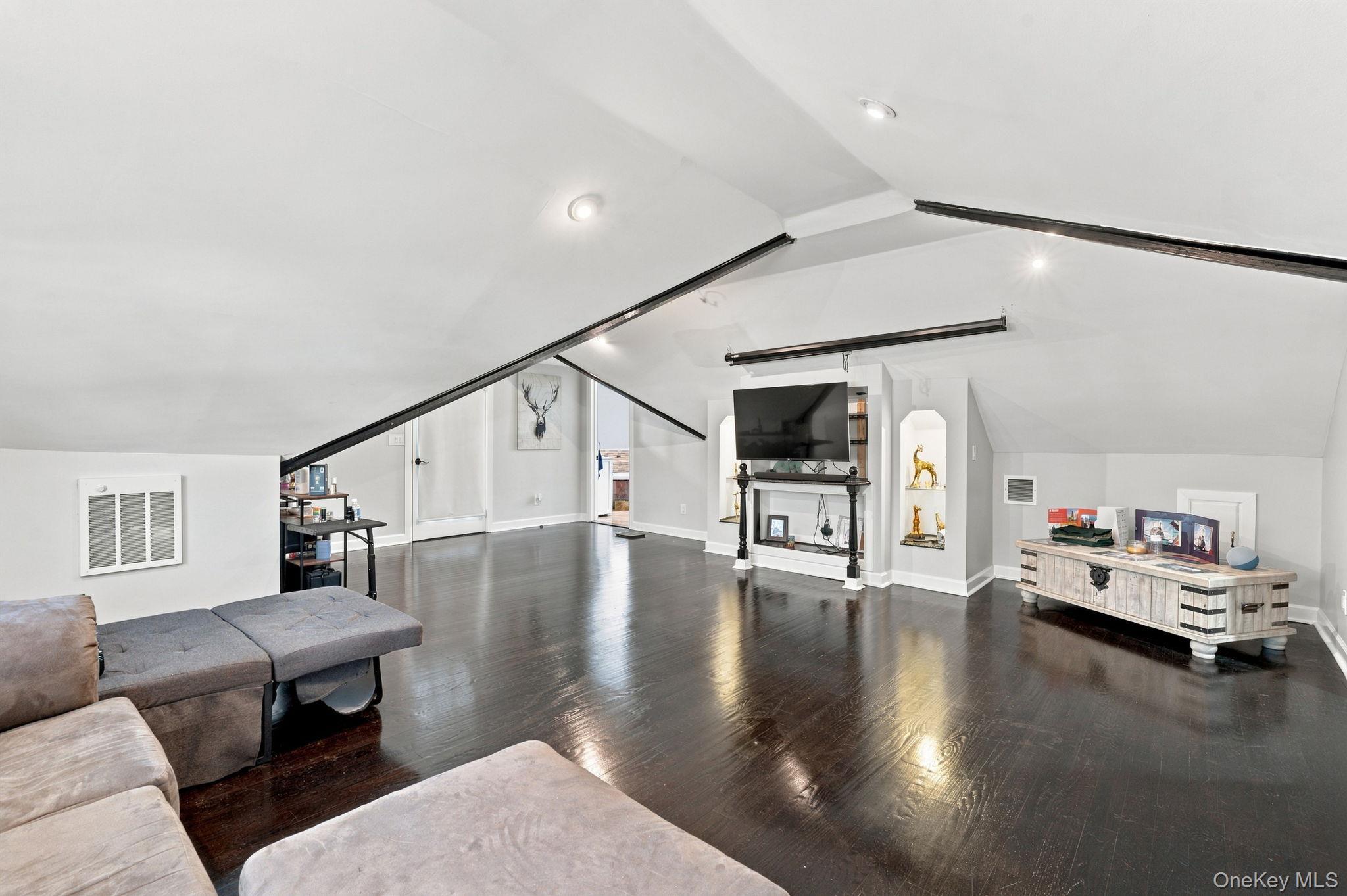 Single Family Ralph Avenue Suffolk County, NY 11717, MLS-1040448-28
