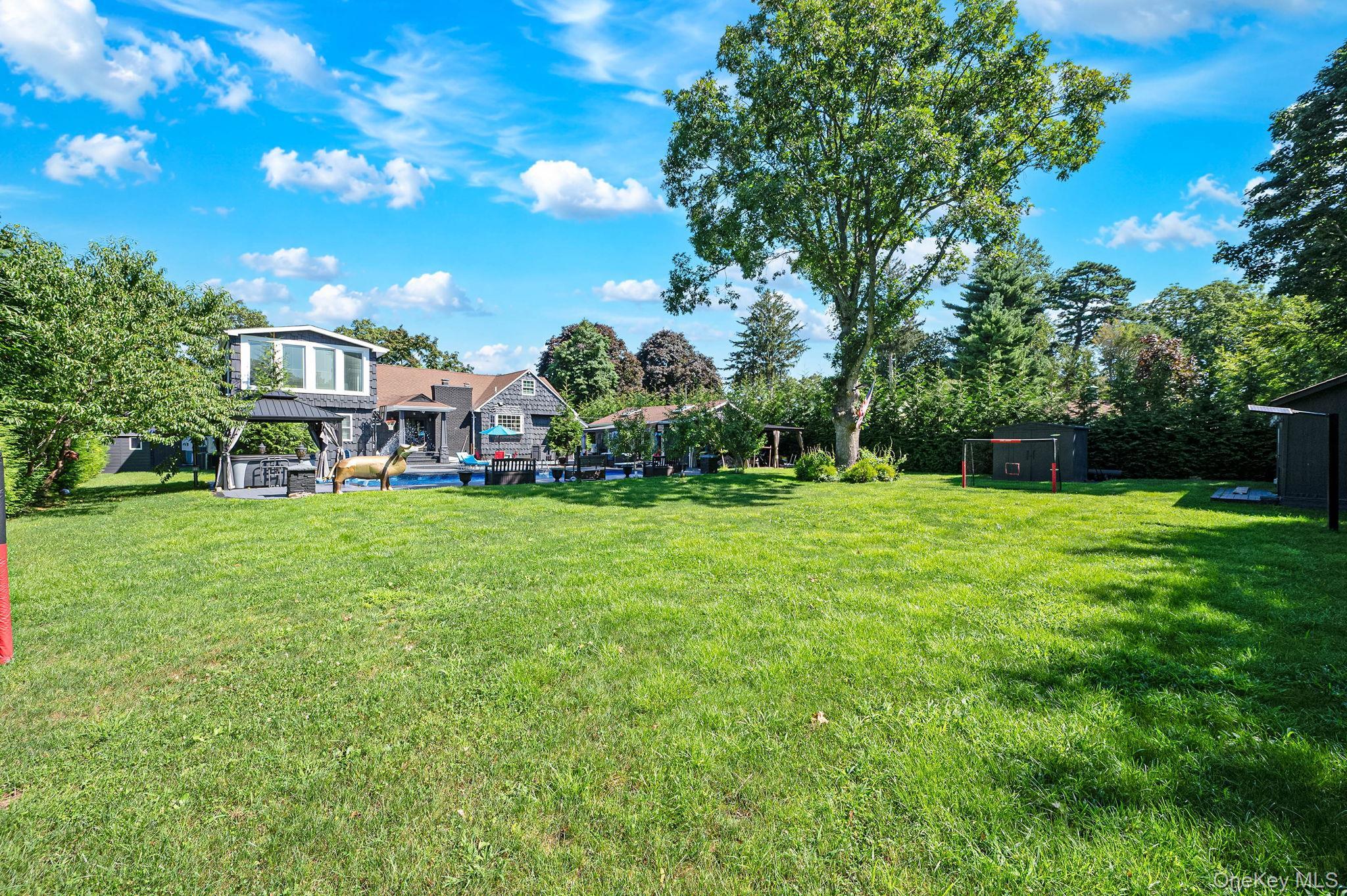 Single Family Ralph Avenue Suffolk County, NY 11717, MLS-1040448-8