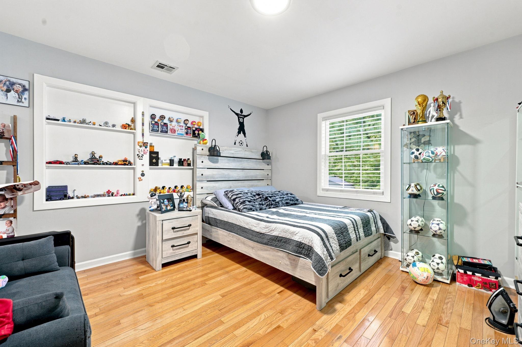 Single Family Ralph Avenue Suffolk County, NY 11717, MLS-1040448-9
