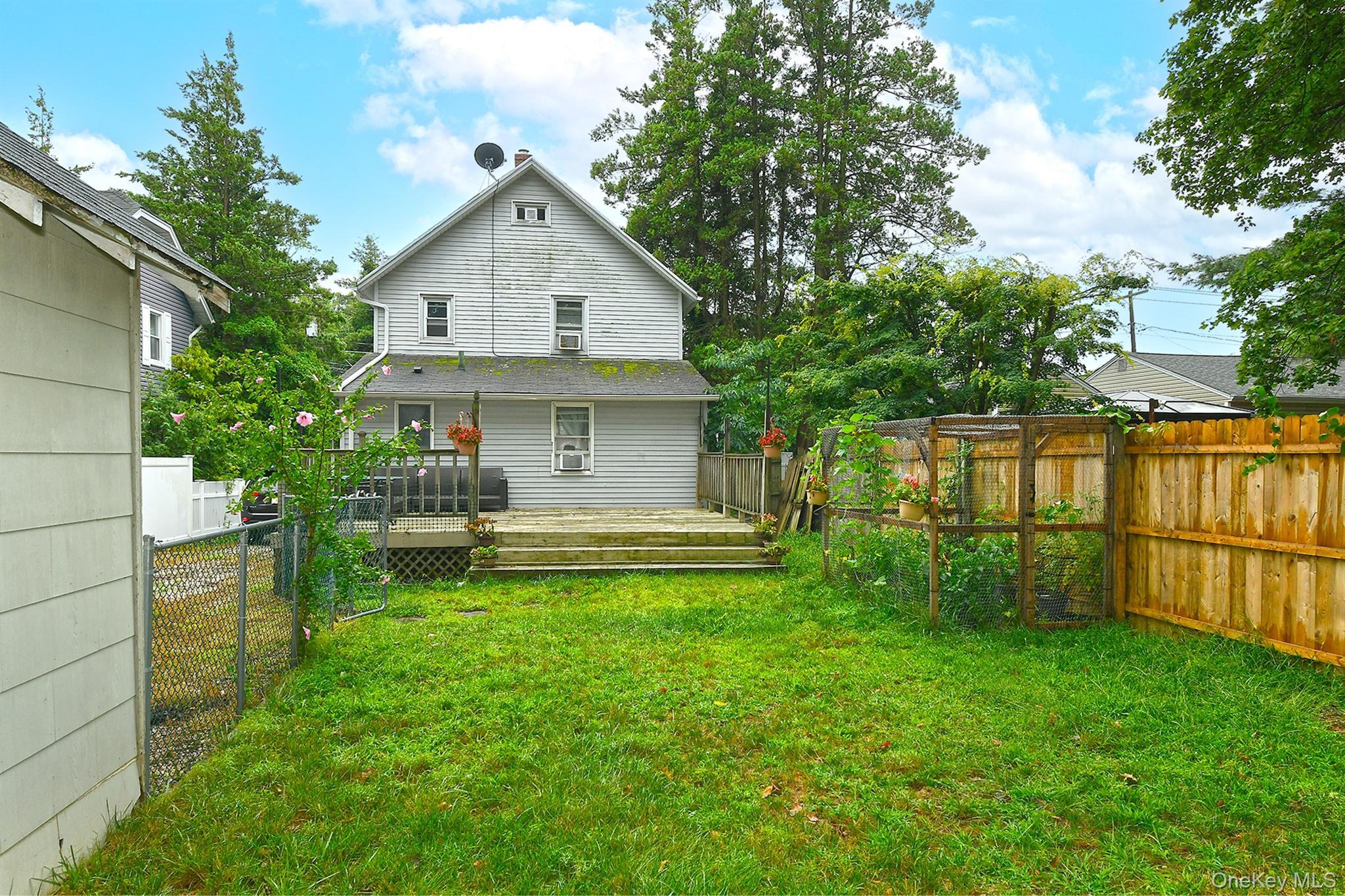 Single Family Olive Street  Suffolk County, NY 11746, MLS-1040449-12
