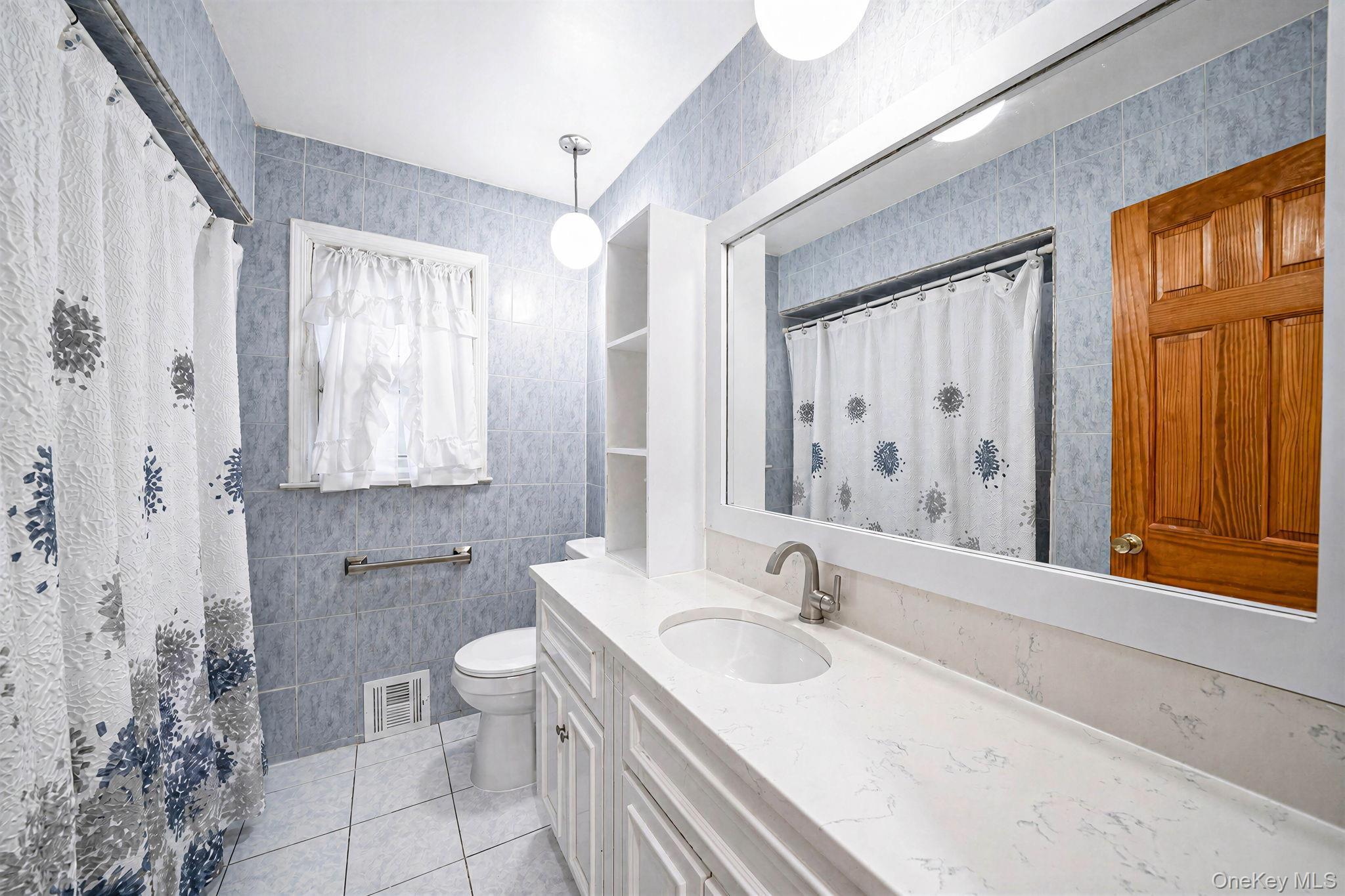 Single Family 229th Street Queens, NY 11413, MLS-1040451-10