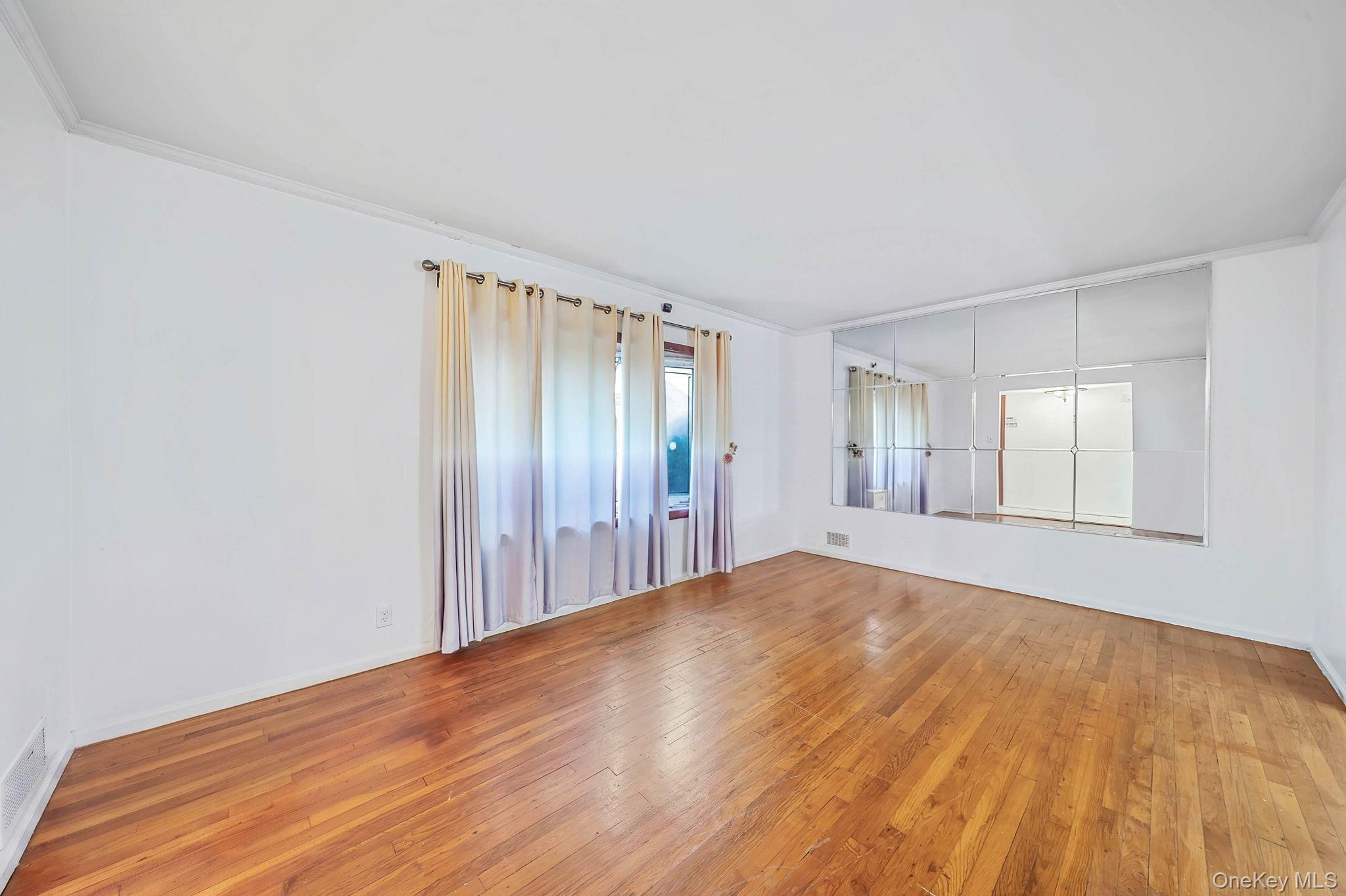Single Family 229th Street Queens, NY 11413, MLS-1040451-4