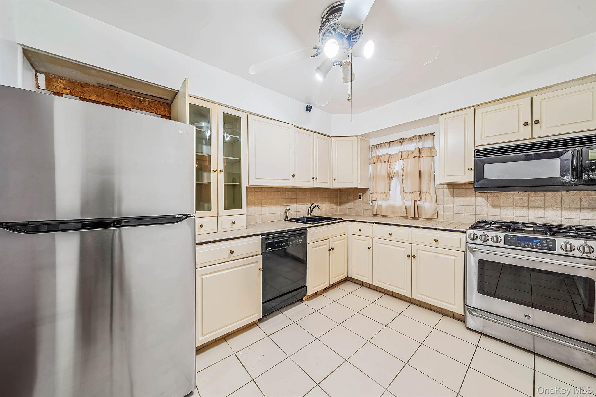 Single Family 229th Street Queens, NY 11413, MLS-1040451-6