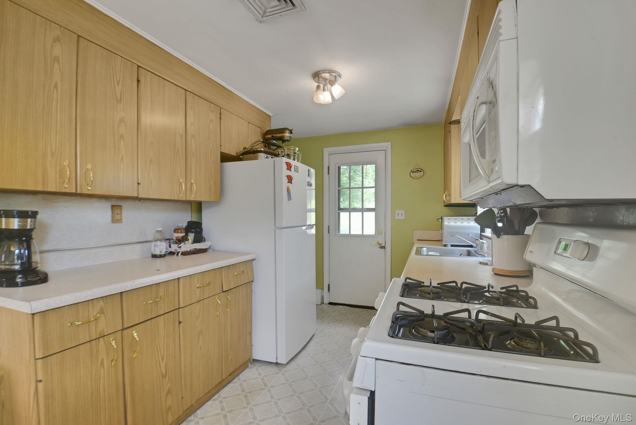 Single Family Doyle Drive Dutchess County, NY 12590, MLS-1040457-6