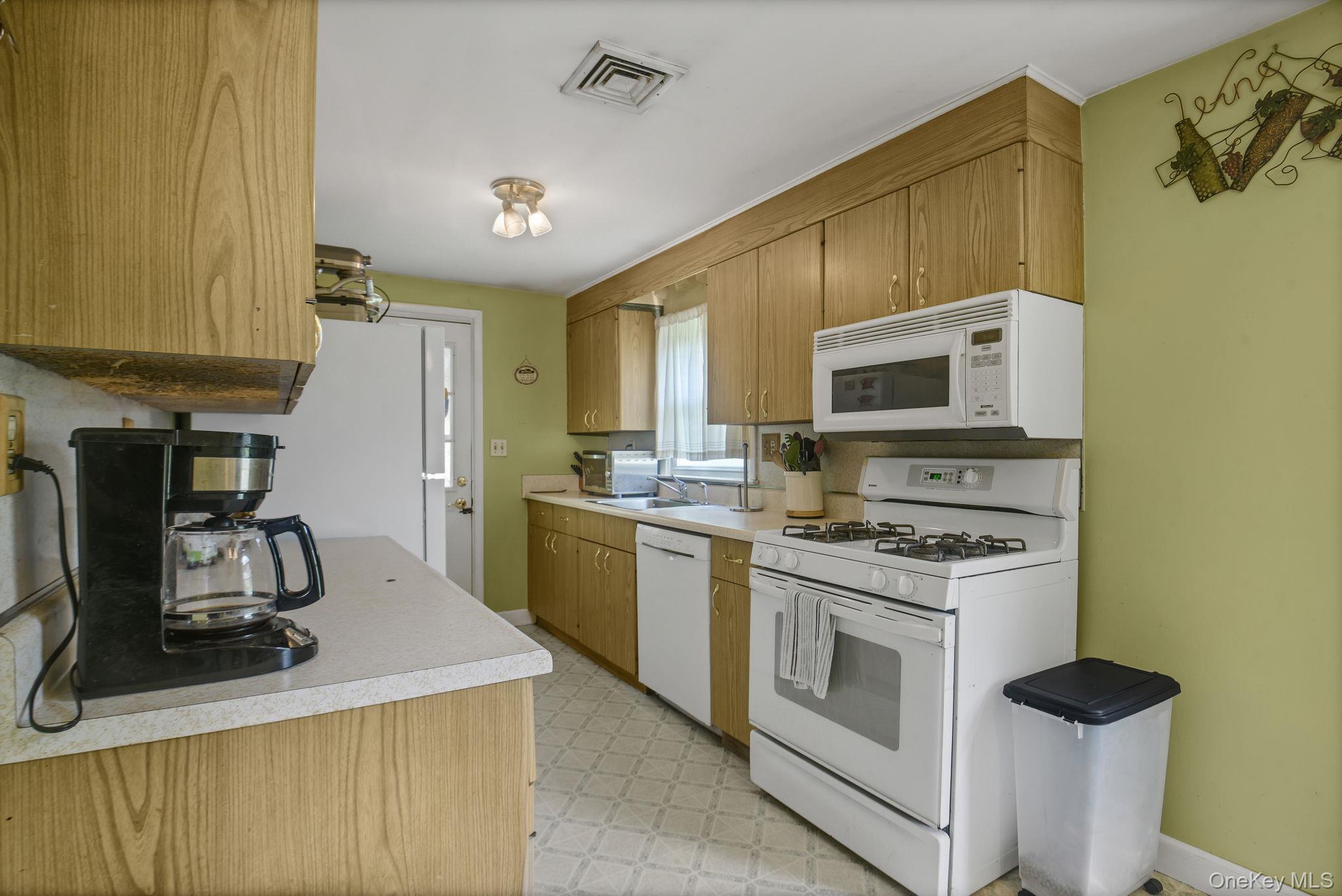 Single Family Doyle Drive Dutchess County, NY 12590, MLS-1040457-8