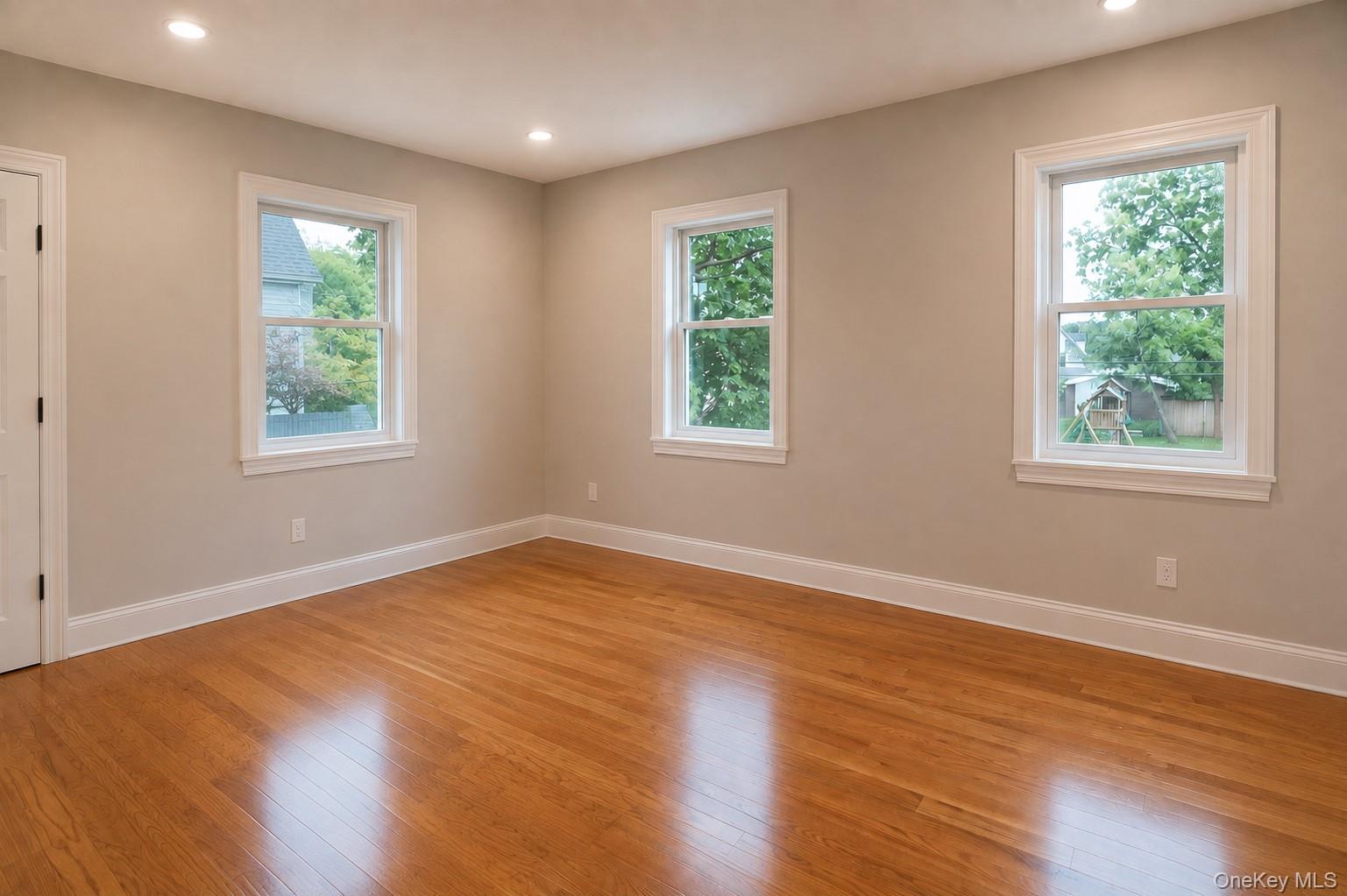 Single Family Vernon Avenue Nassau County, NY 11732, MLS-1040459-23