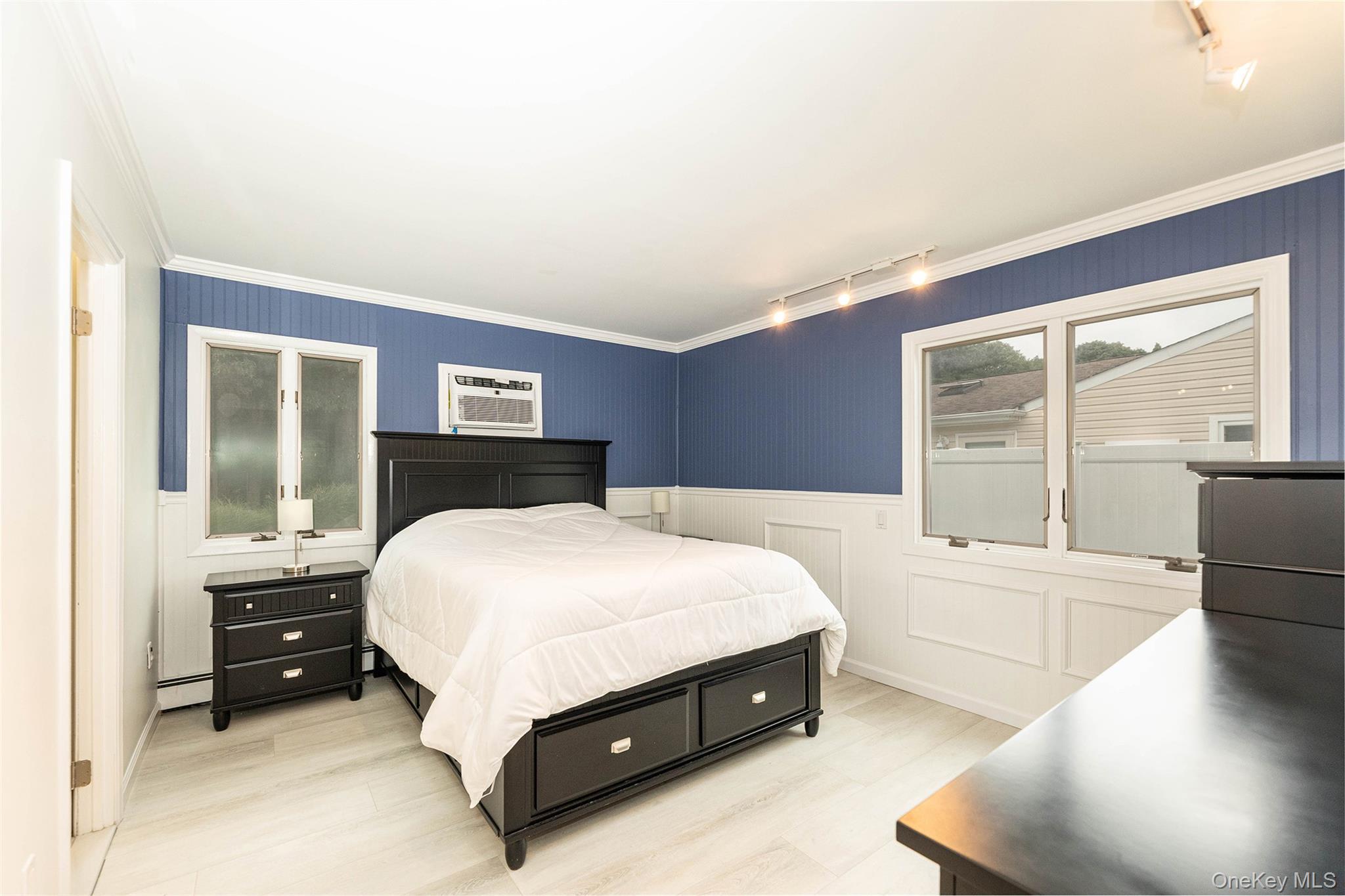 Single Family Gainsborough Road  Suffolk County, NY 11741, MLS-1040465-13