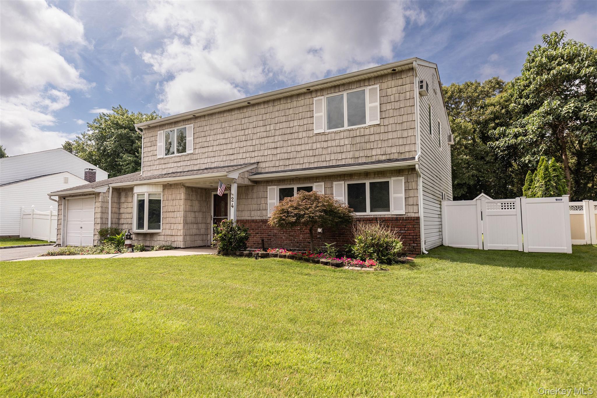 Single Family Gainsborough Road  Suffolk County, NY 11741, MLS-1040465-2