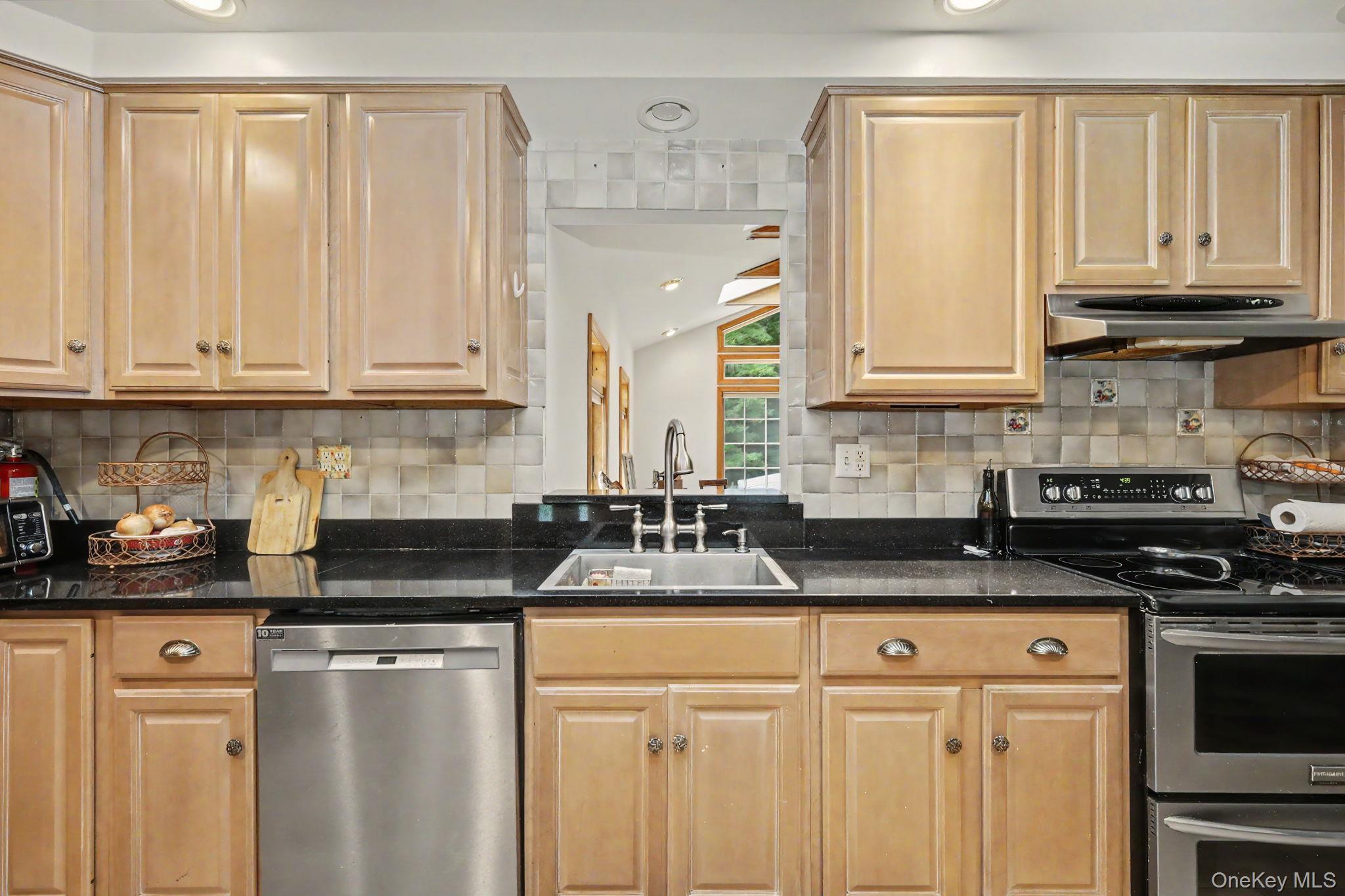 Single Family Fenwood Road Putnam County, NY 10541, MLS-1040487-11