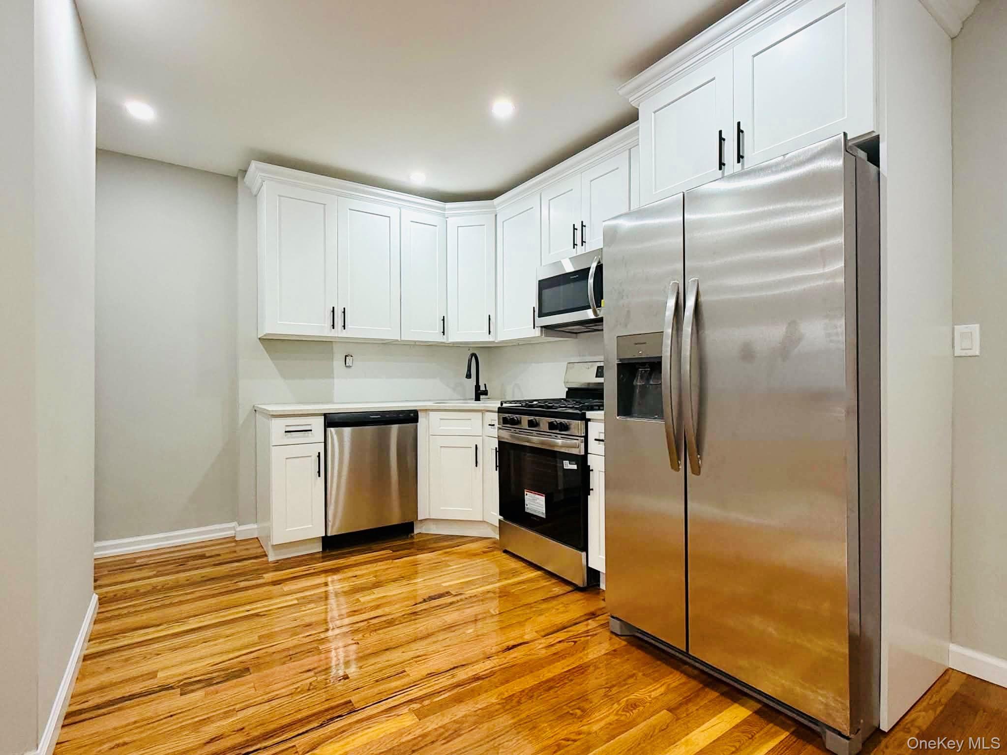 Single Family Bouck Avenue Bronx, NY 10469, MLS-1040489-12