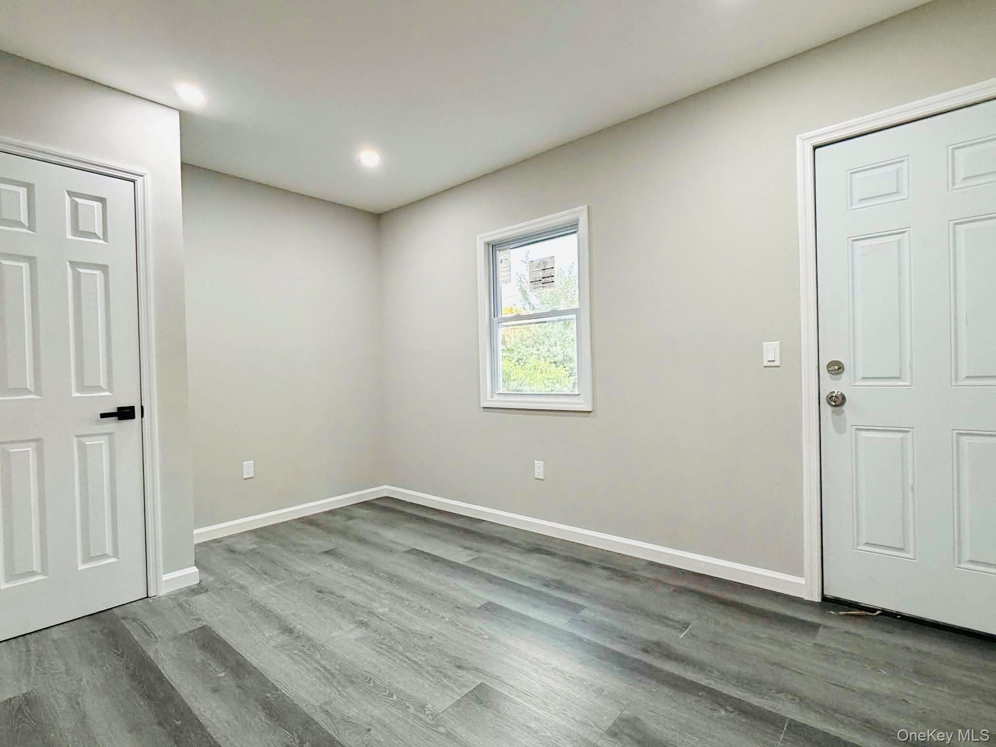 Single Family Bouck Avenue Bronx, NY 10469, MLS-1040489-20