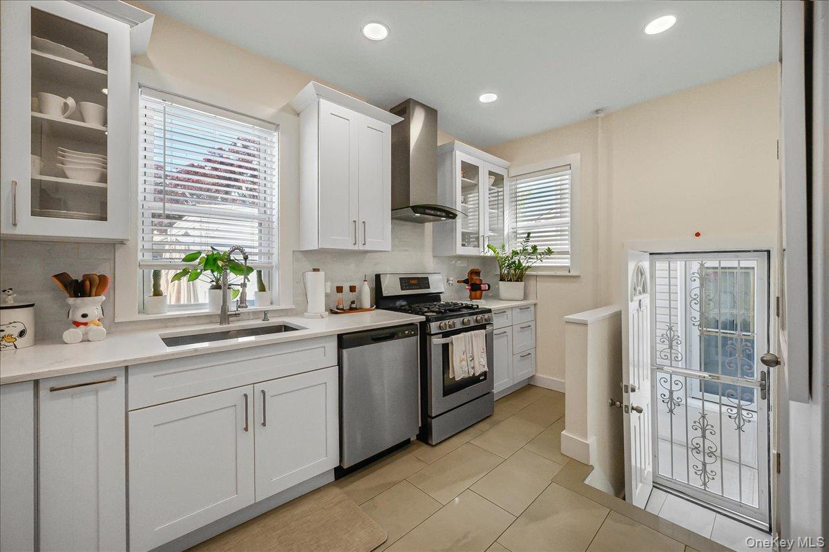 Single Family 89th Avenue Queens, NY 11426, MLS-1040510-10