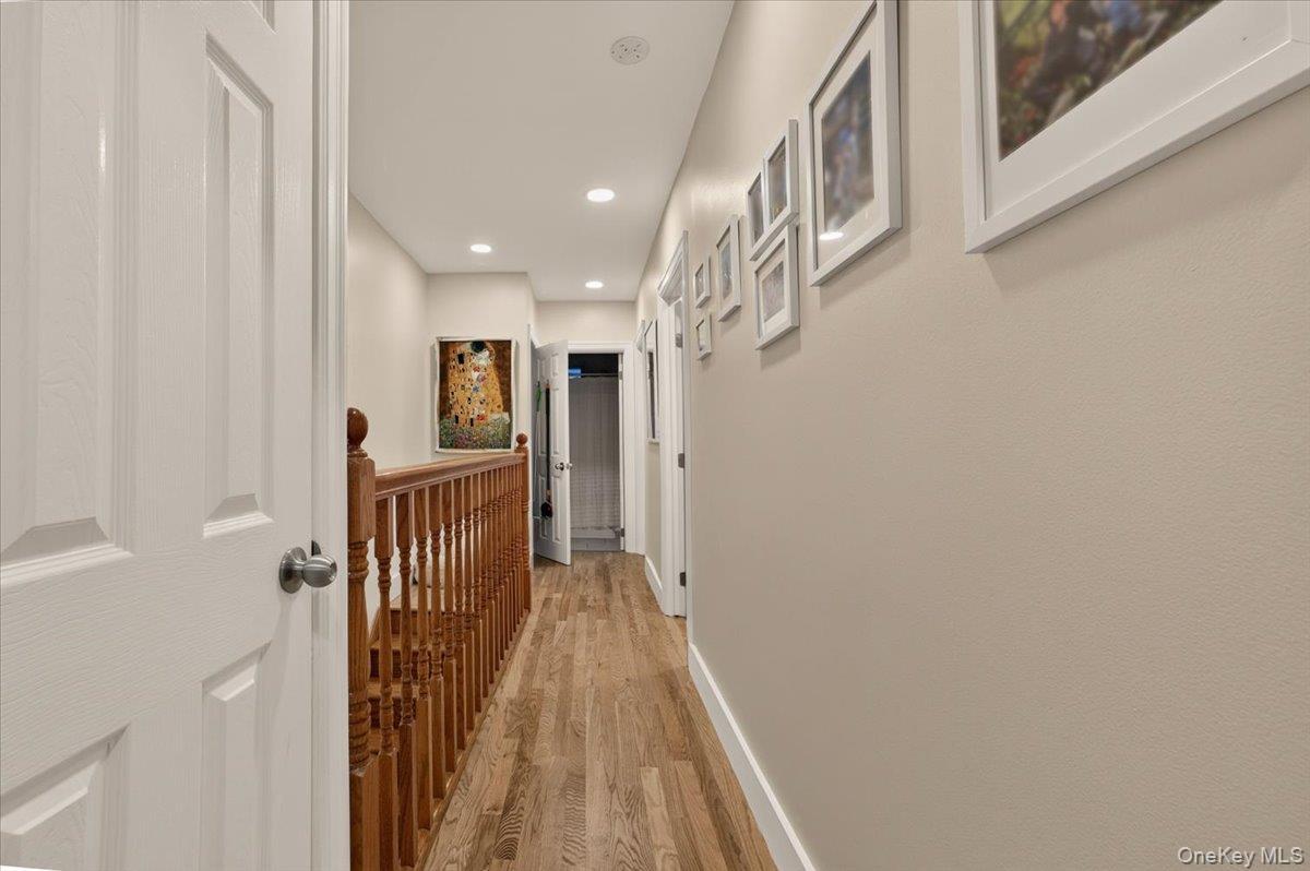 Single Family 89th Avenue Queens, NY 11426, MLS-1040510-11