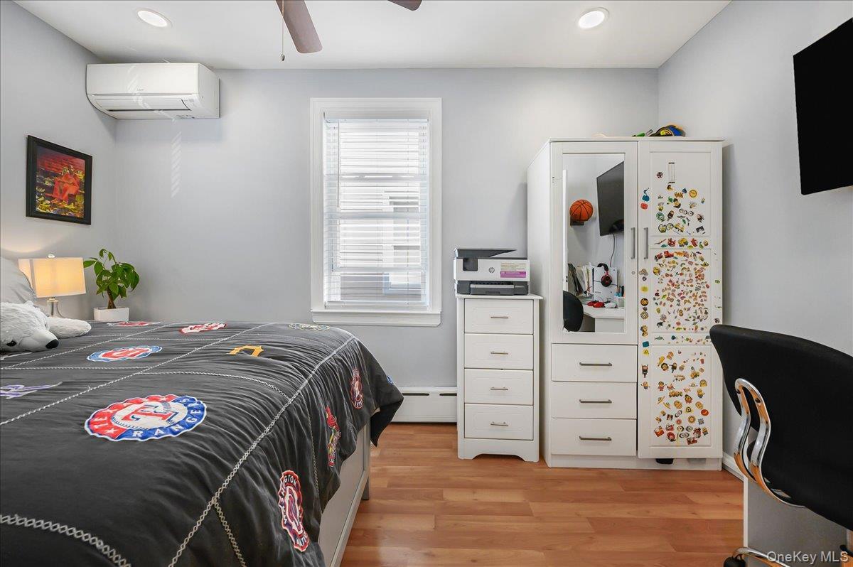 Single Family 89th Avenue Queens, NY 11426, MLS-1040510-14
