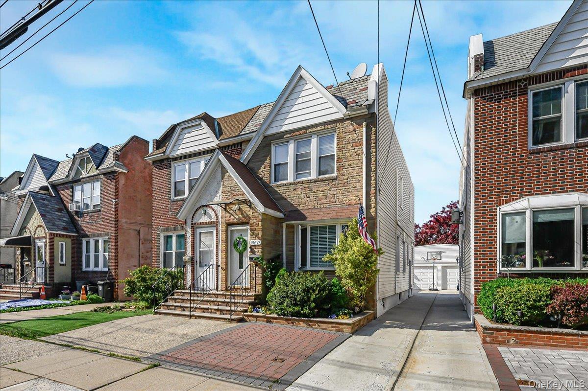 Single Family 89th Avenue Queens, NY 11426, MLS-1040510-2