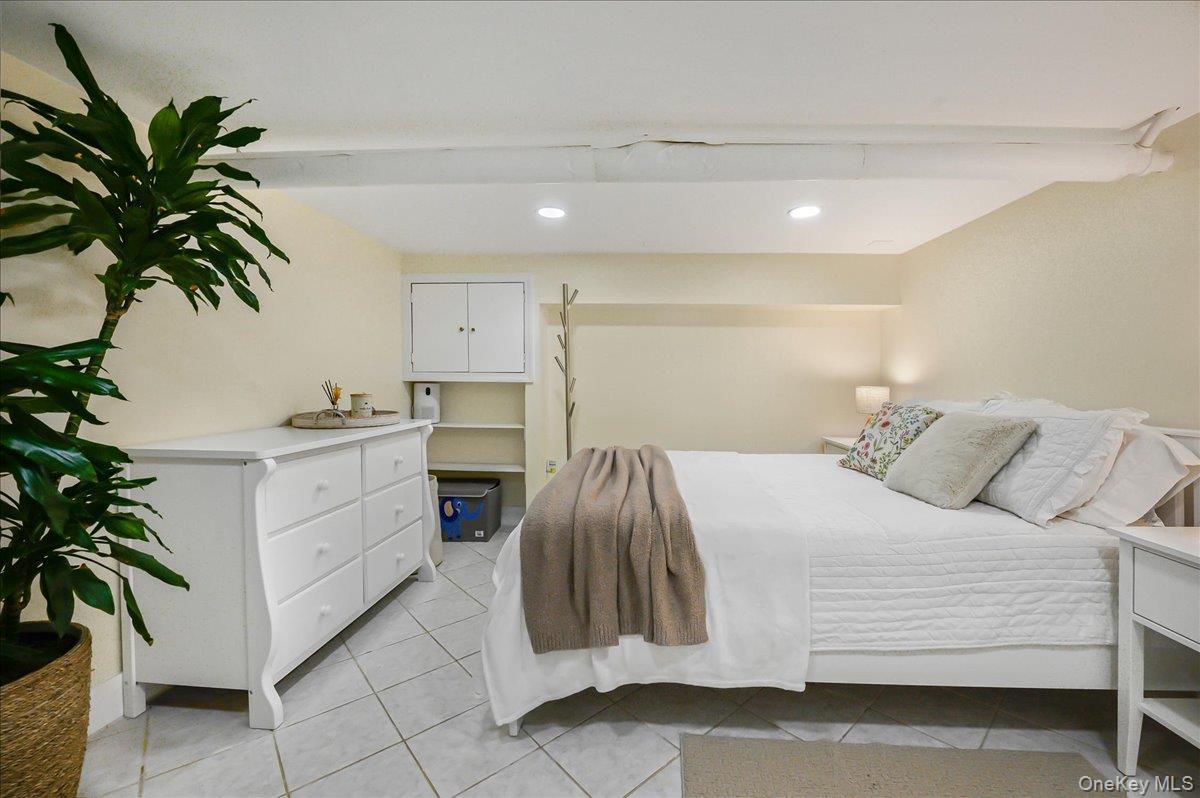 Single Family 89th Avenue Queens, NY 11426, MLS-1040510-20
