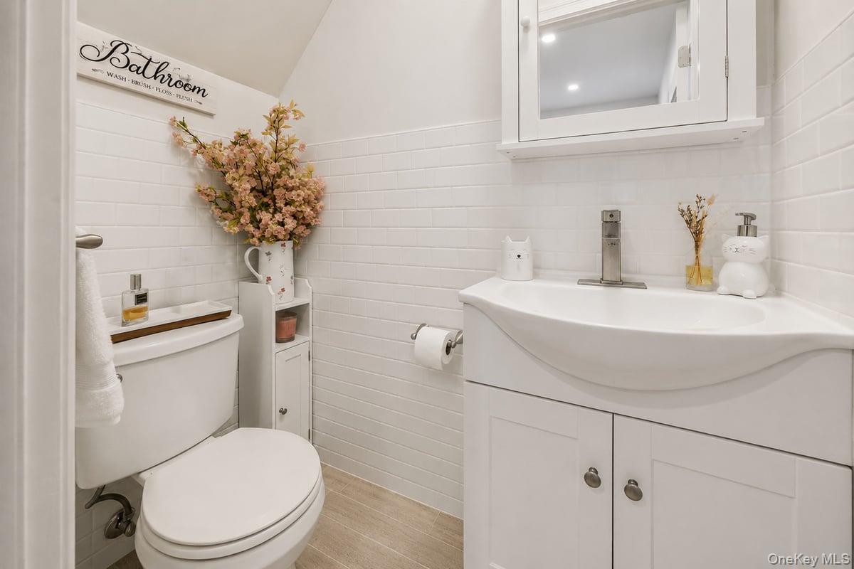 Single Family 89th Avenue Queens, NY 11426, MLS-1040510-7