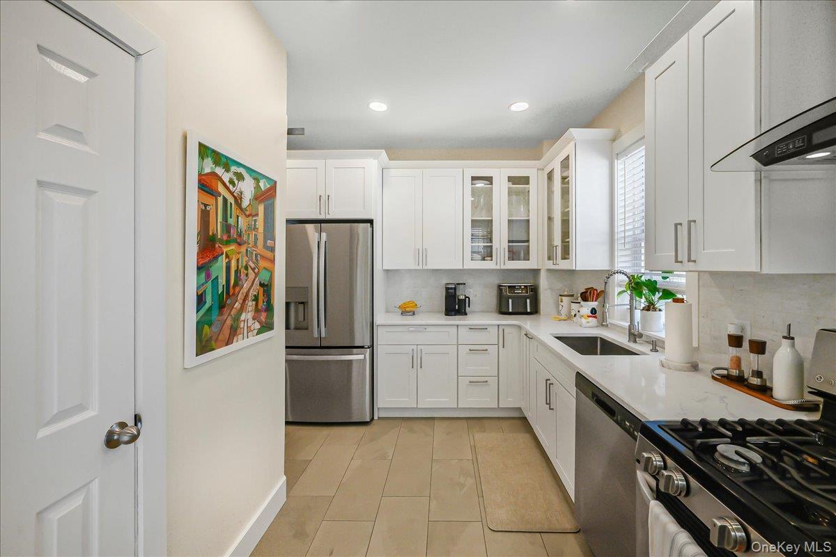 Single Family 89th Avenue Queens, NY 11426, MLS-1040510-9