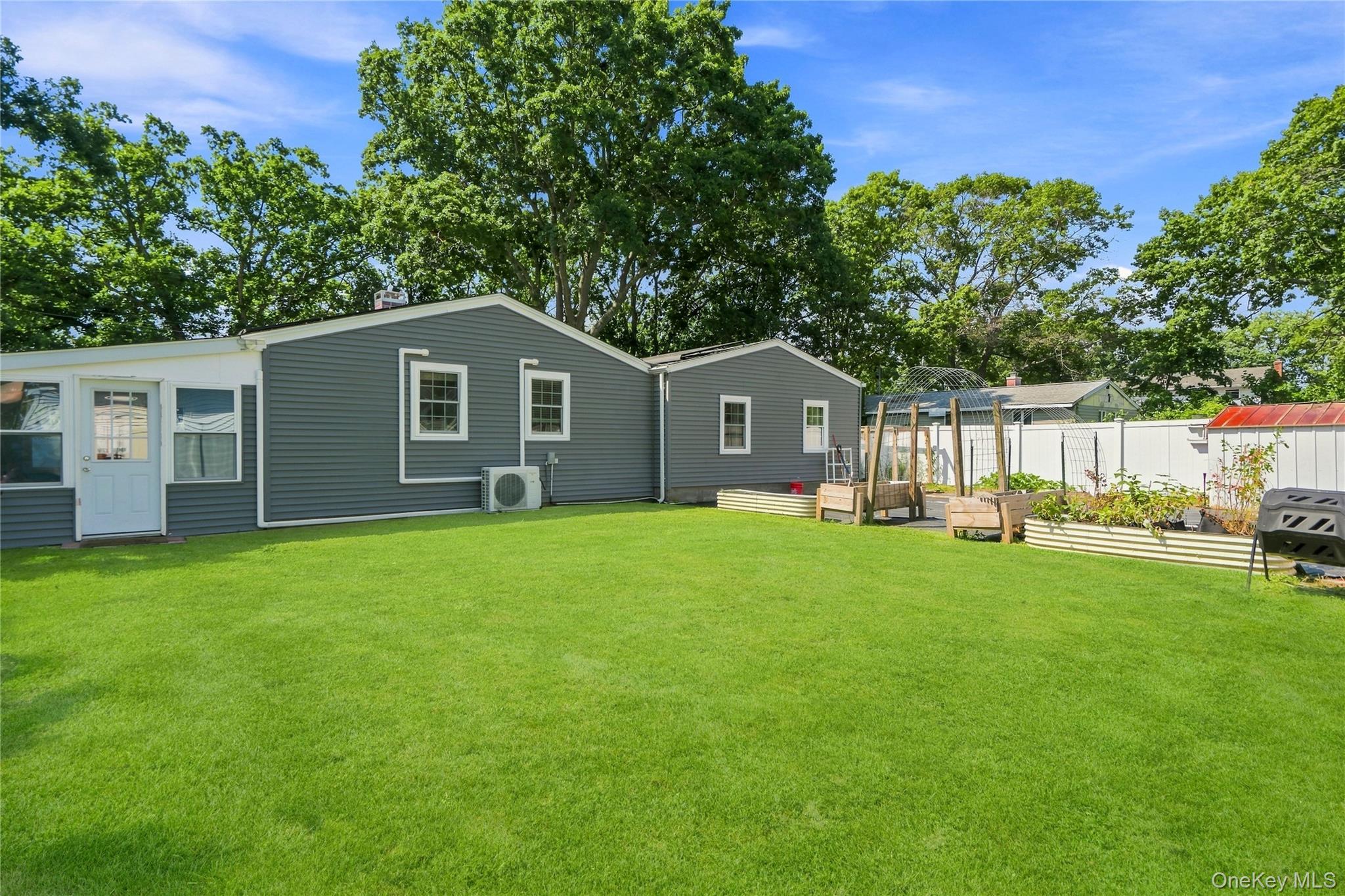 Single Family Spruce Avenue Suffolk County, NY 11795, MLS-1040513-21