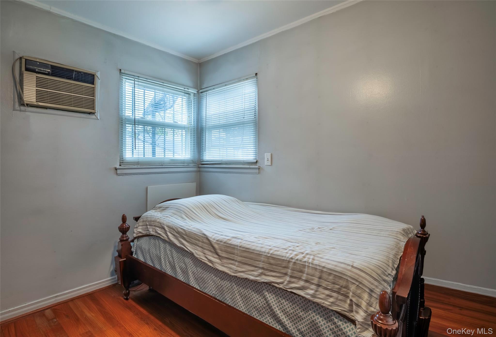 Single Family 250th Street Queens, NY 11426, MLS-1040532-10