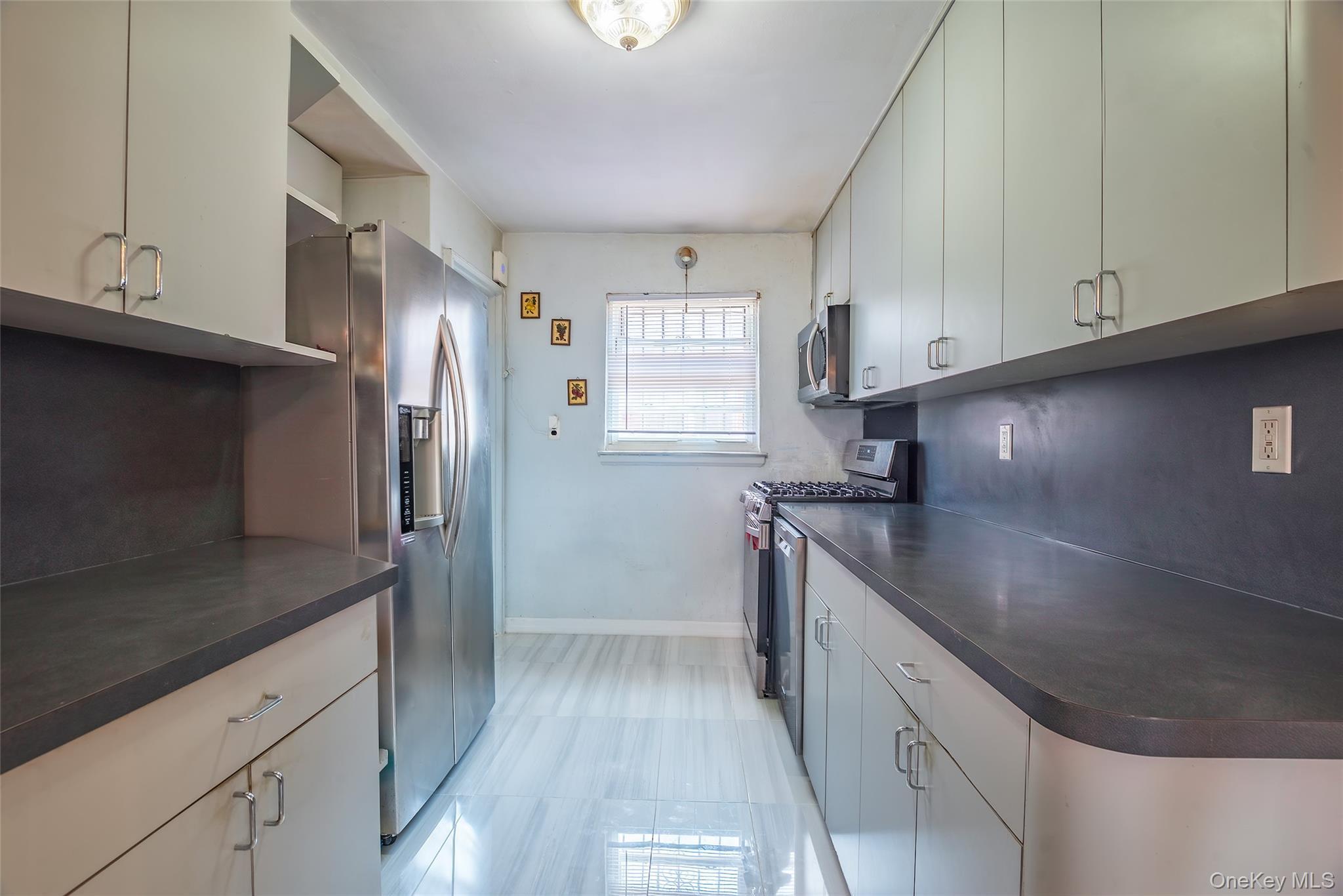 Single Family 250th Street Queens, NY 11426, MLS-1040532-6