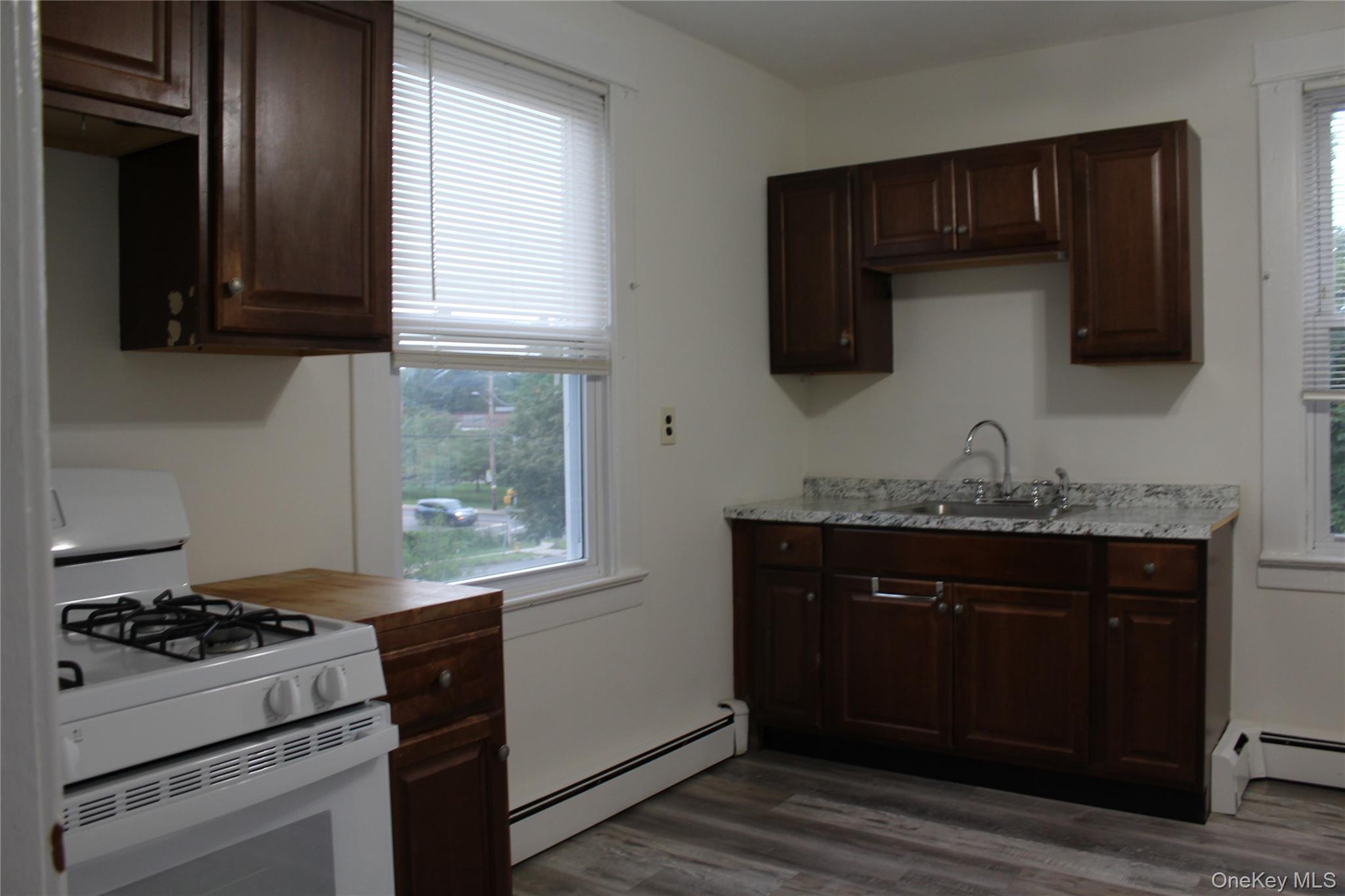 Single Family Old Dock Road  Suffolk County, NY 11754, MLS-1040541-11