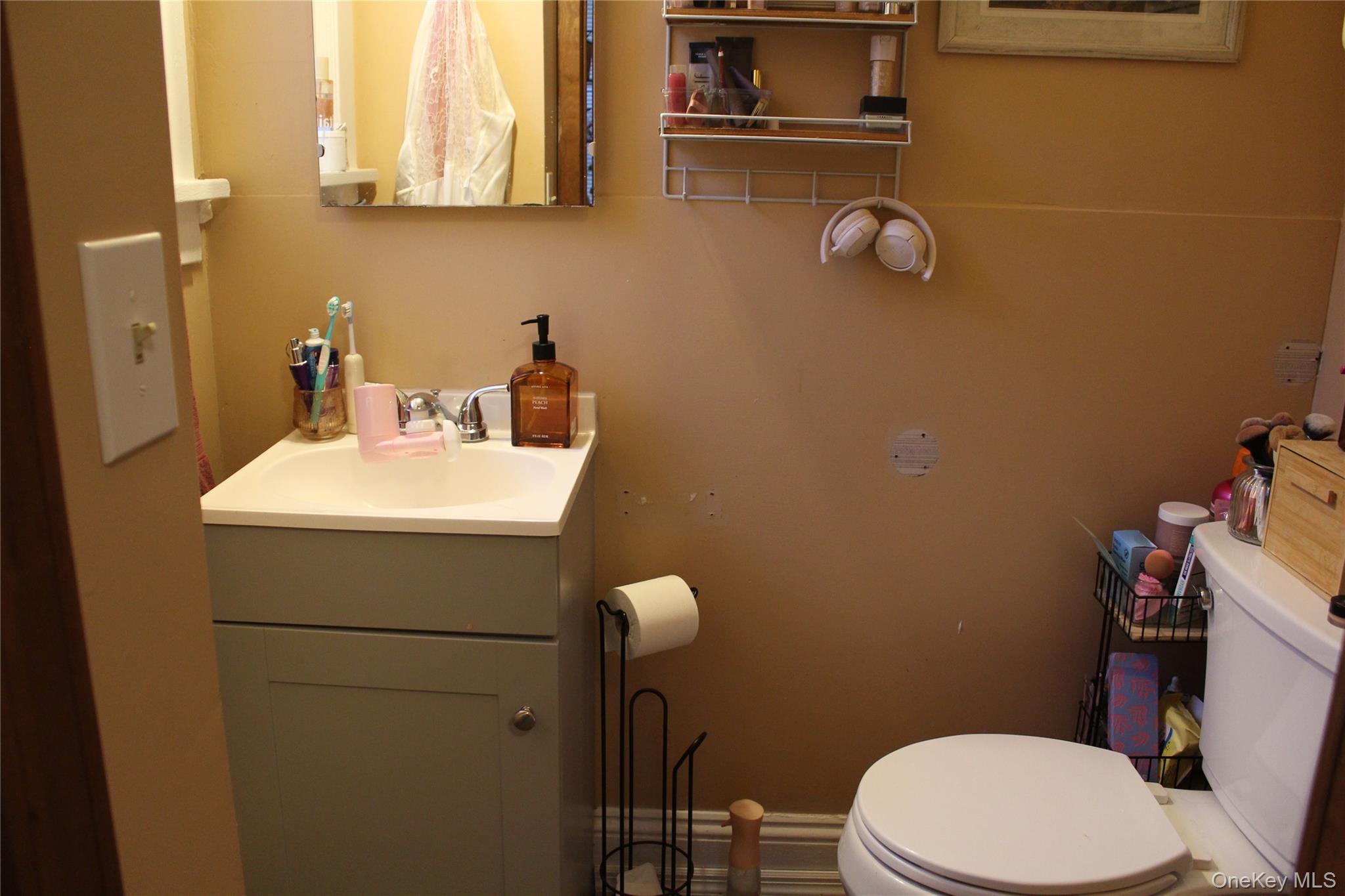 Single Family Old Dock Road  Suffolk County, NY 11754, MLS-1040541-29