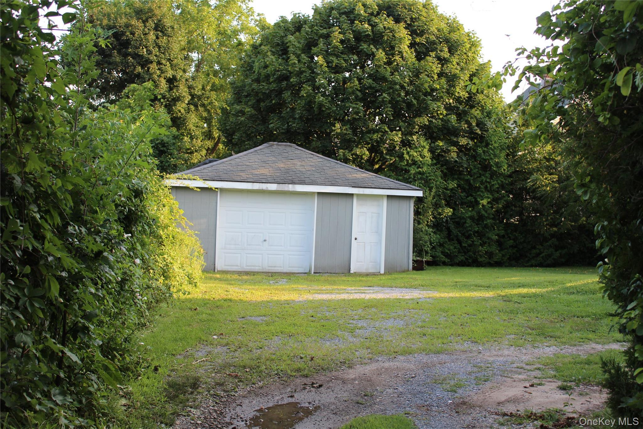 Single Family Old Dock Road  Suffolk County, NY 11754, MLS-1040541-8