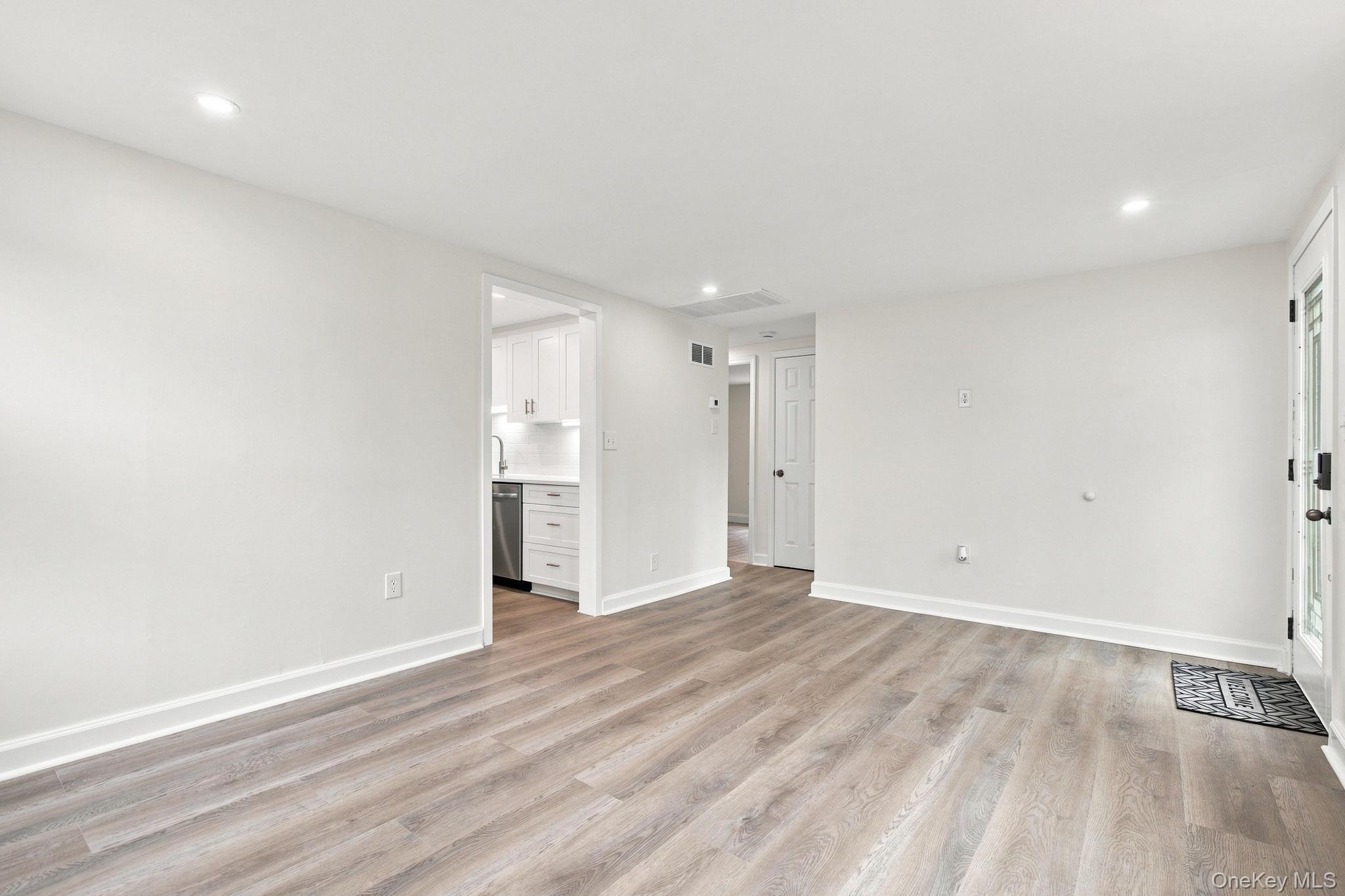 Single Family Kwiecinski Street Rockland County, NY 10993, MLS-1040550-11