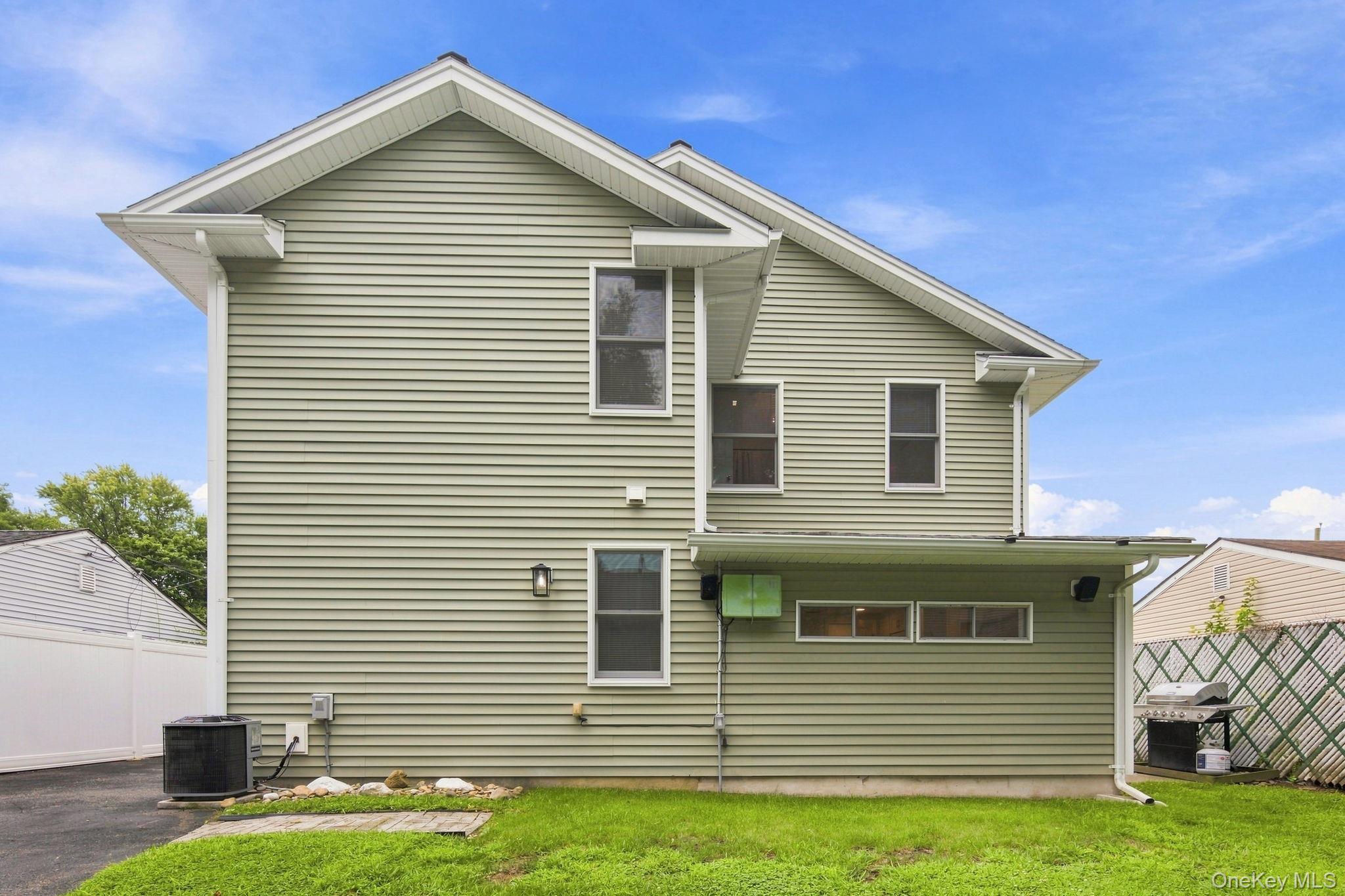 Single Family Kwiecinski Street Rockland County, NY 10993, MLS-1040550-23