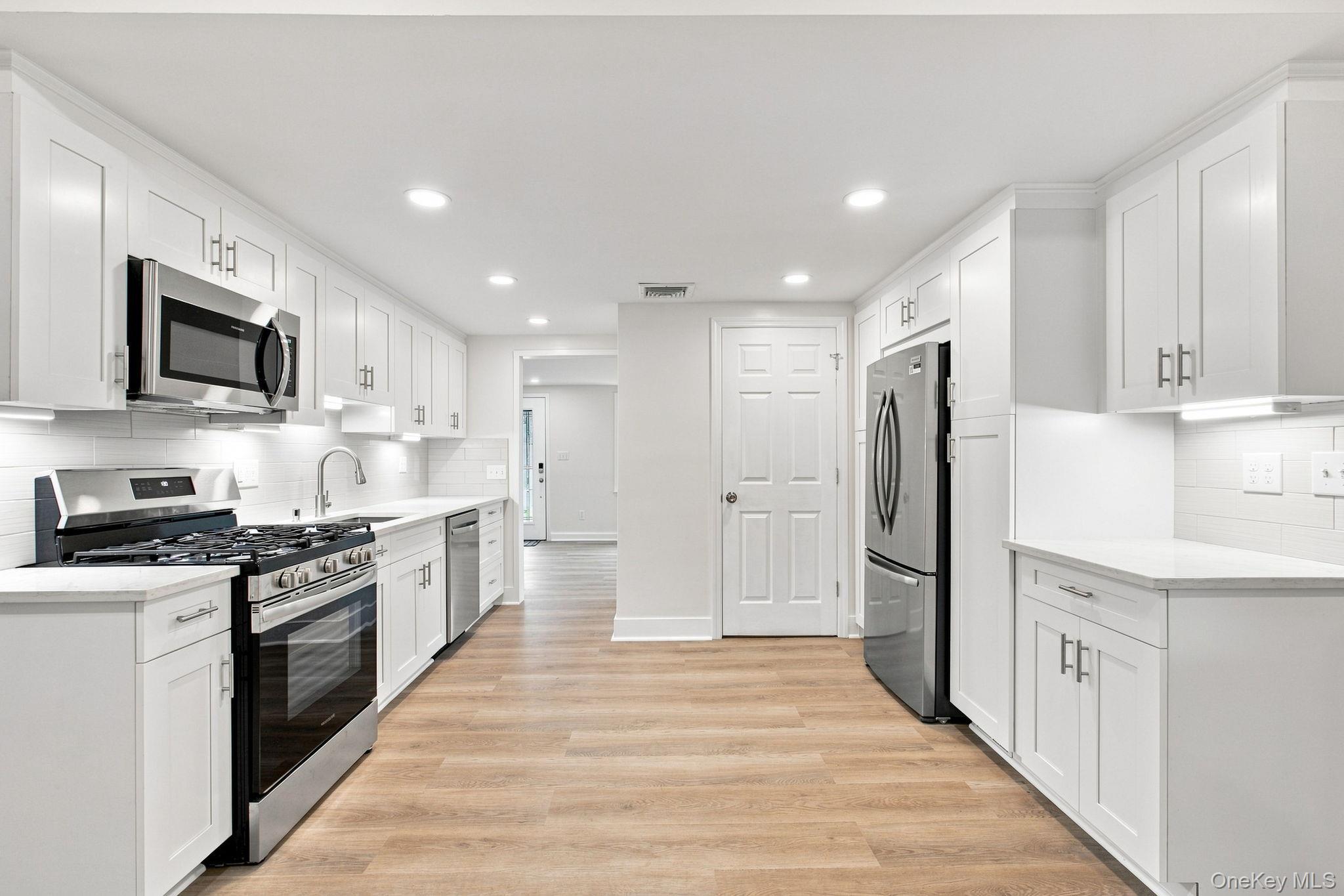 Single Family Kwiecinski Street Rockland County, NY 10993, MLS-1040550-4