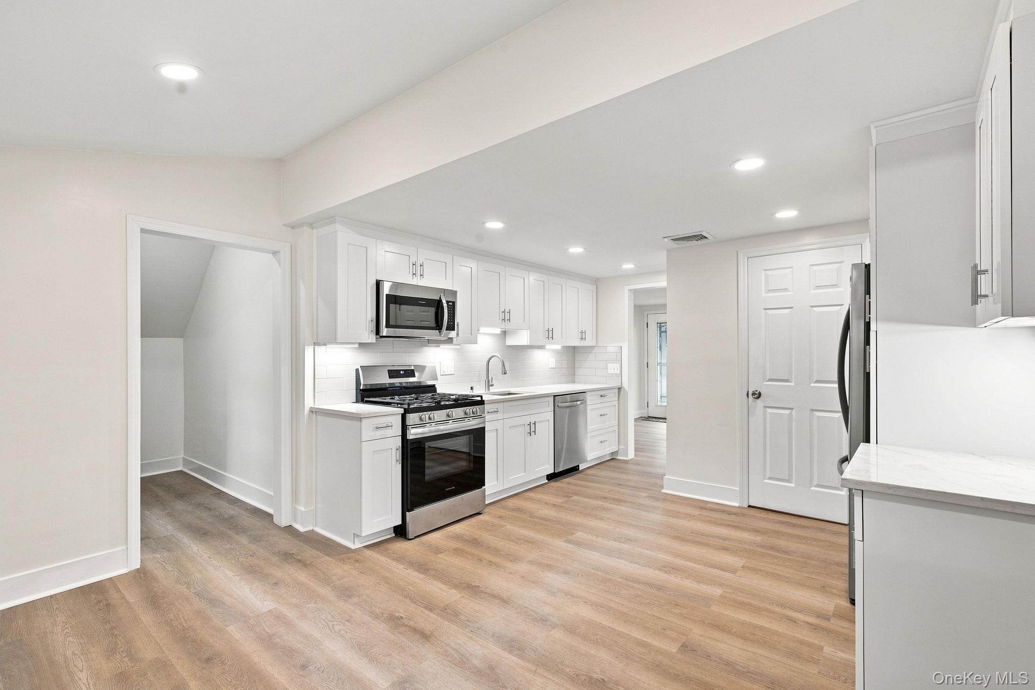 Single Family Kwiecinski Street Rockland County, NY 10993, MLS-1040550-5