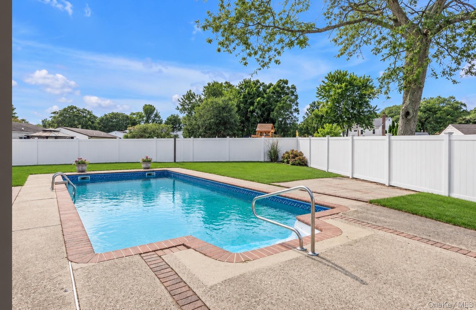 Single Family Glen Summer Road  Suffolk County, NY 11741, MLS-1040558-18