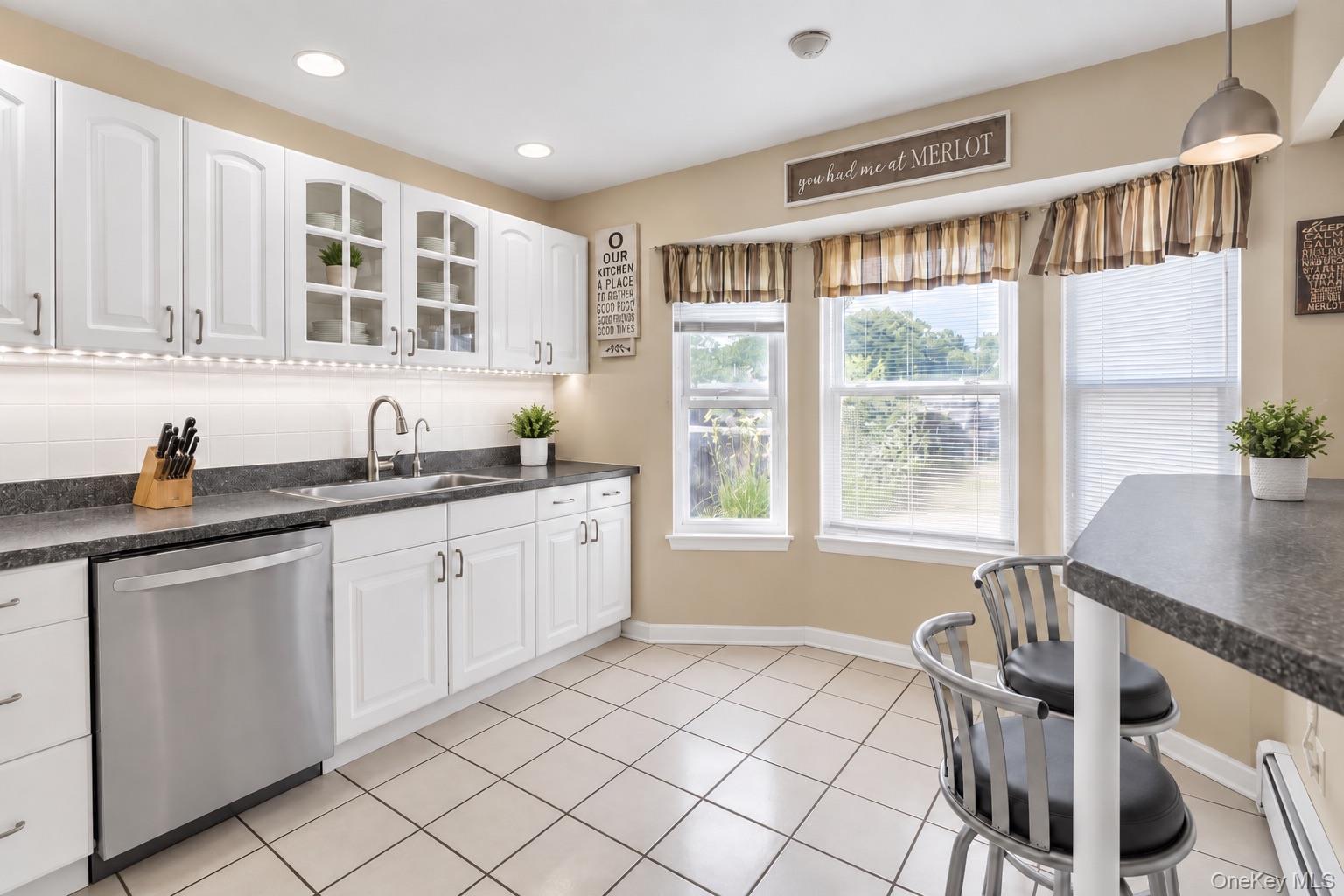 Single Family Glen Summer Road Suffolk County, NY 11741, MLS-1040558-2