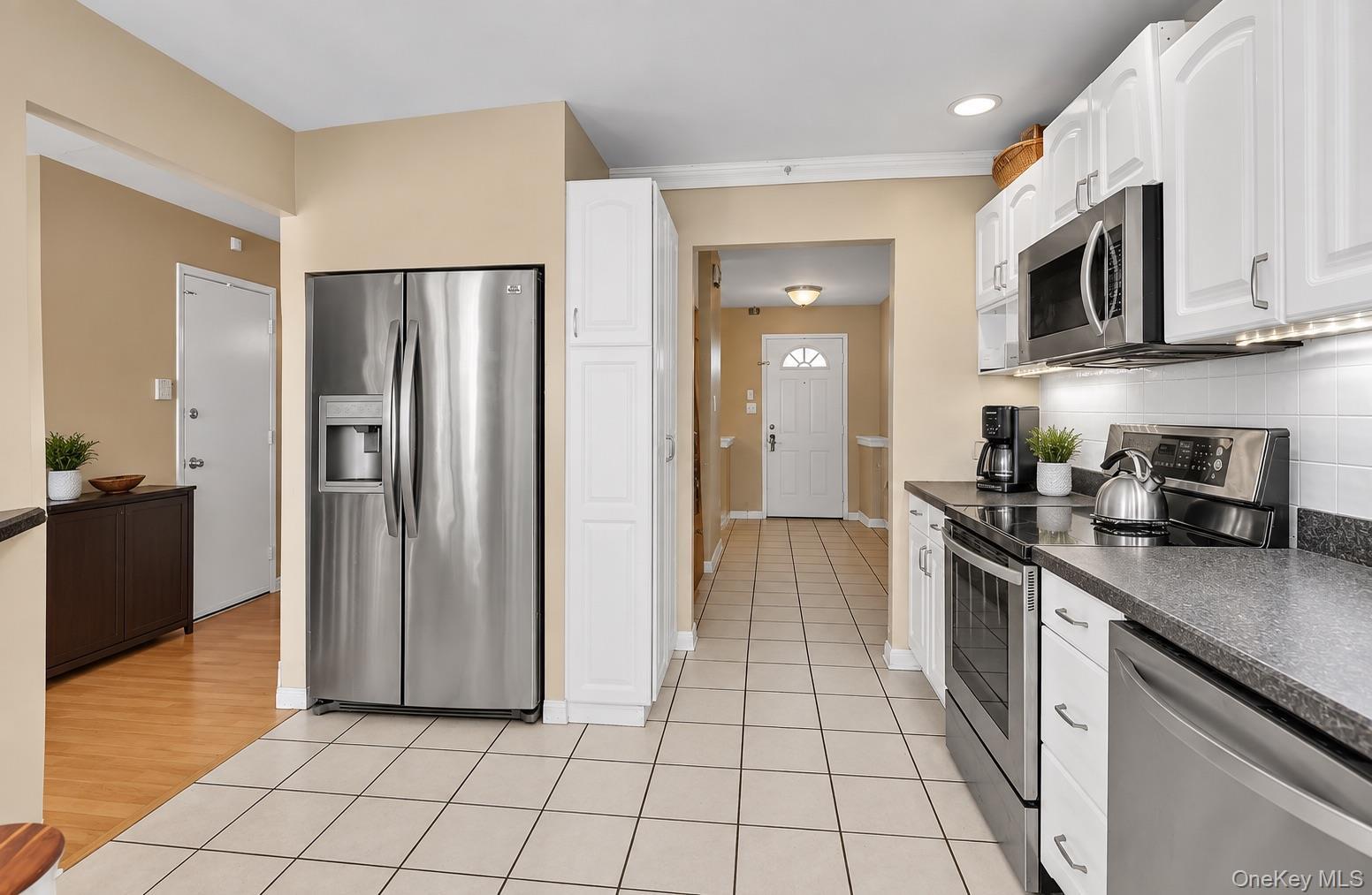 Single Family Glen Summer Road Suffolk County, NY 11741, MLS-1040558-4