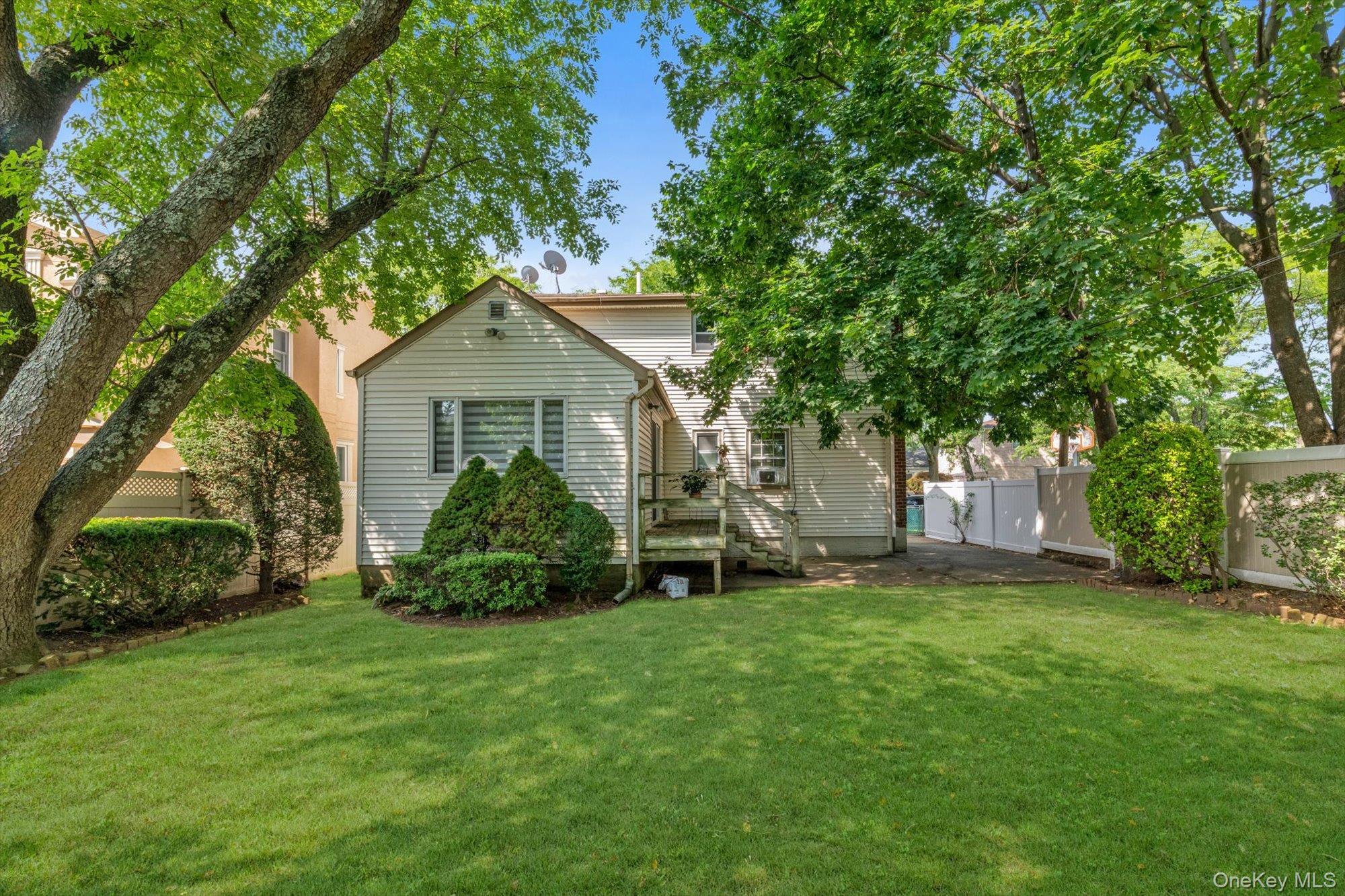 Single Family 262nd Street Queens, NY 11004, MLS-1040559-18