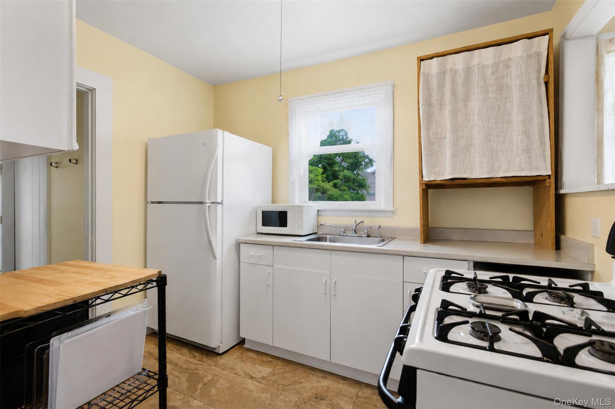 Single Family Round Lake Avenue Orange County, NY 10950, MLS-1040560-6