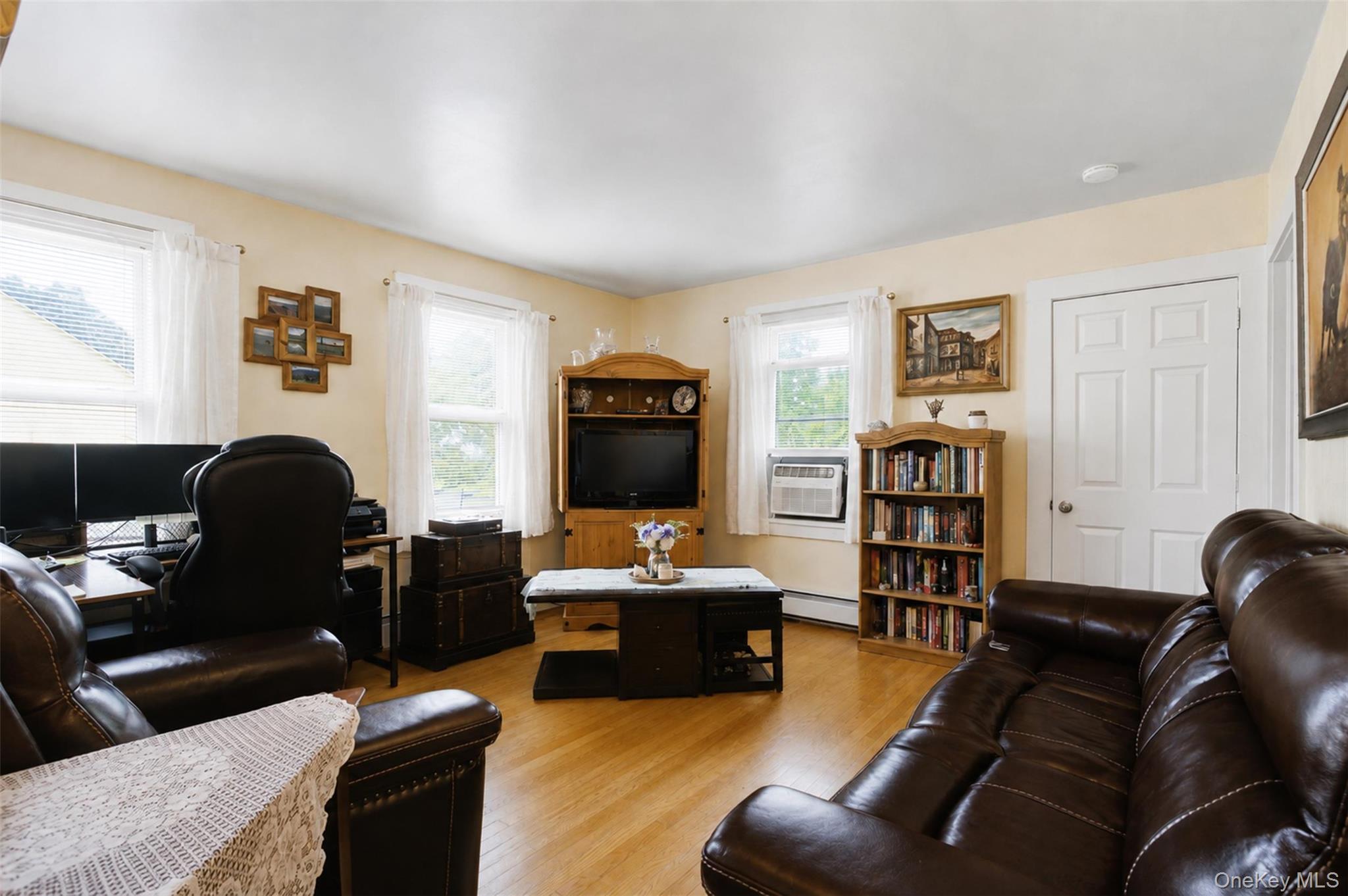 Single Family Round Lake Avenue Orange County, NY 10950, MLS-1040560-8
