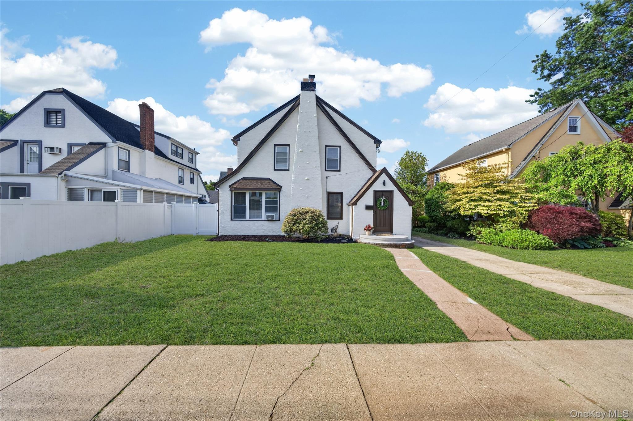 Single Family Argyle Road  Nassau County, NY 11552, MLS-1040581-28
