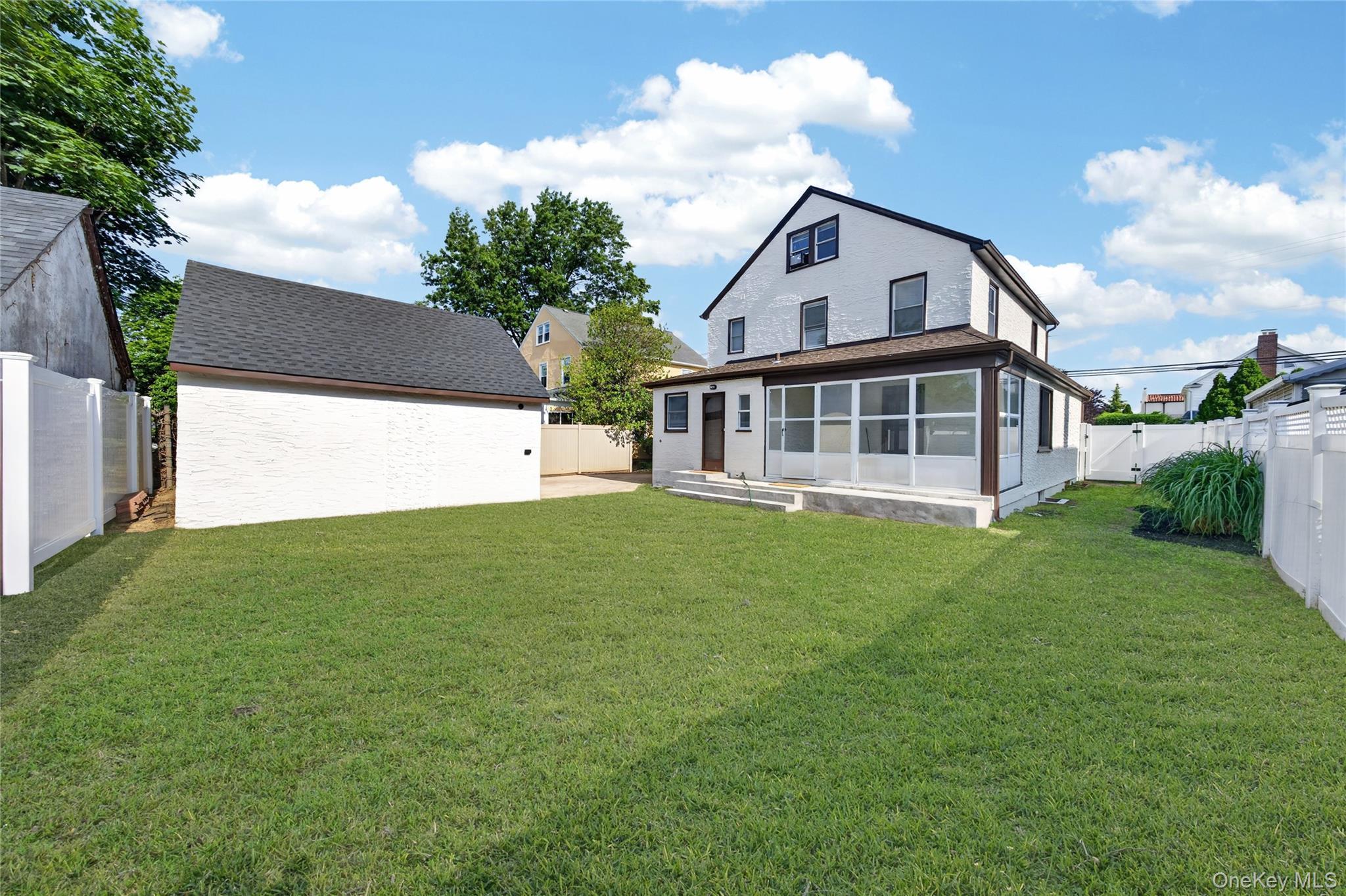 Single Family Argyle Road  Nassau County, NY 11552, MLS-1040581-32