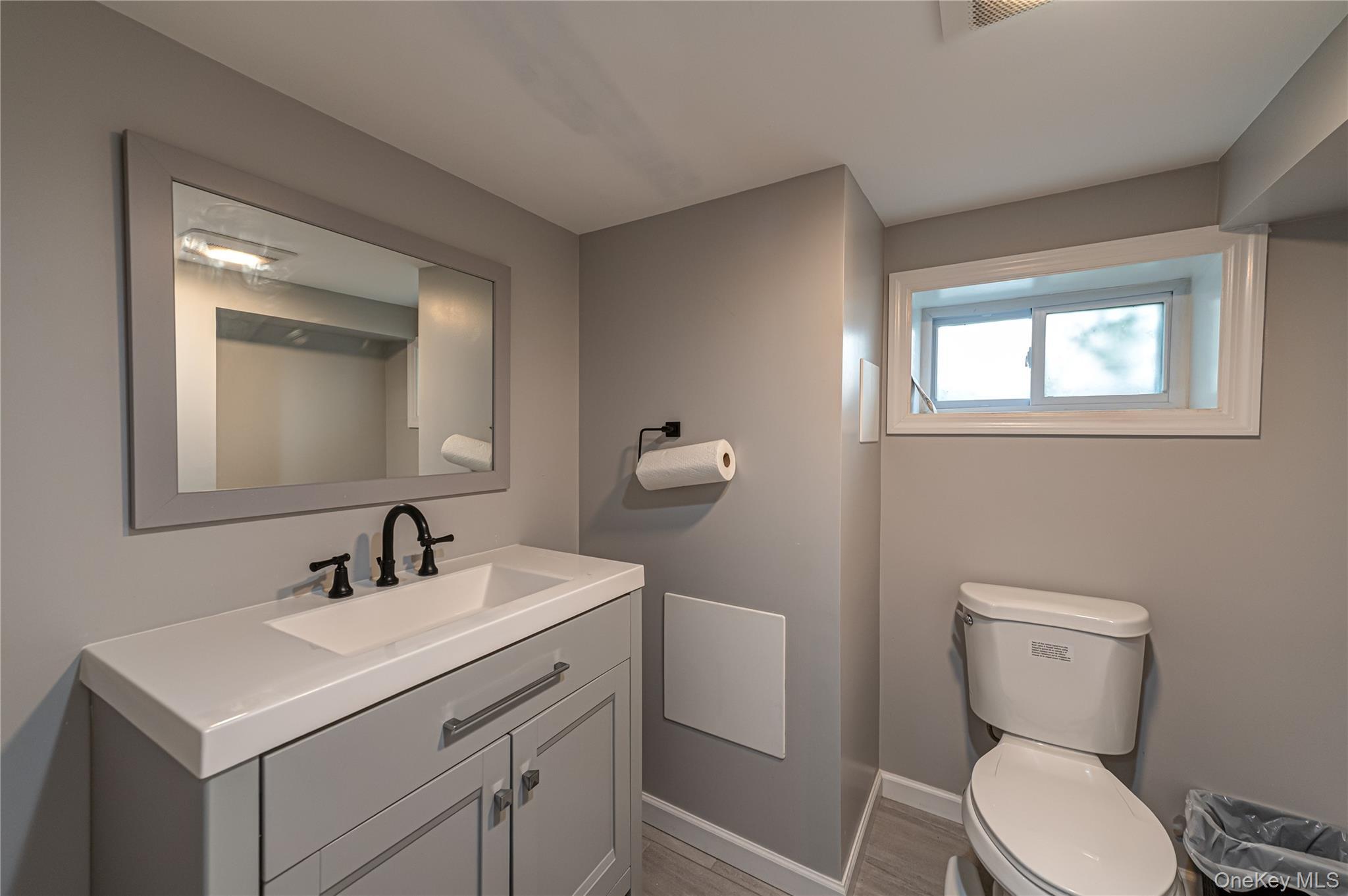 Single Family Ontario Street Suffolk County, NY 11779, MLS-1040582-21