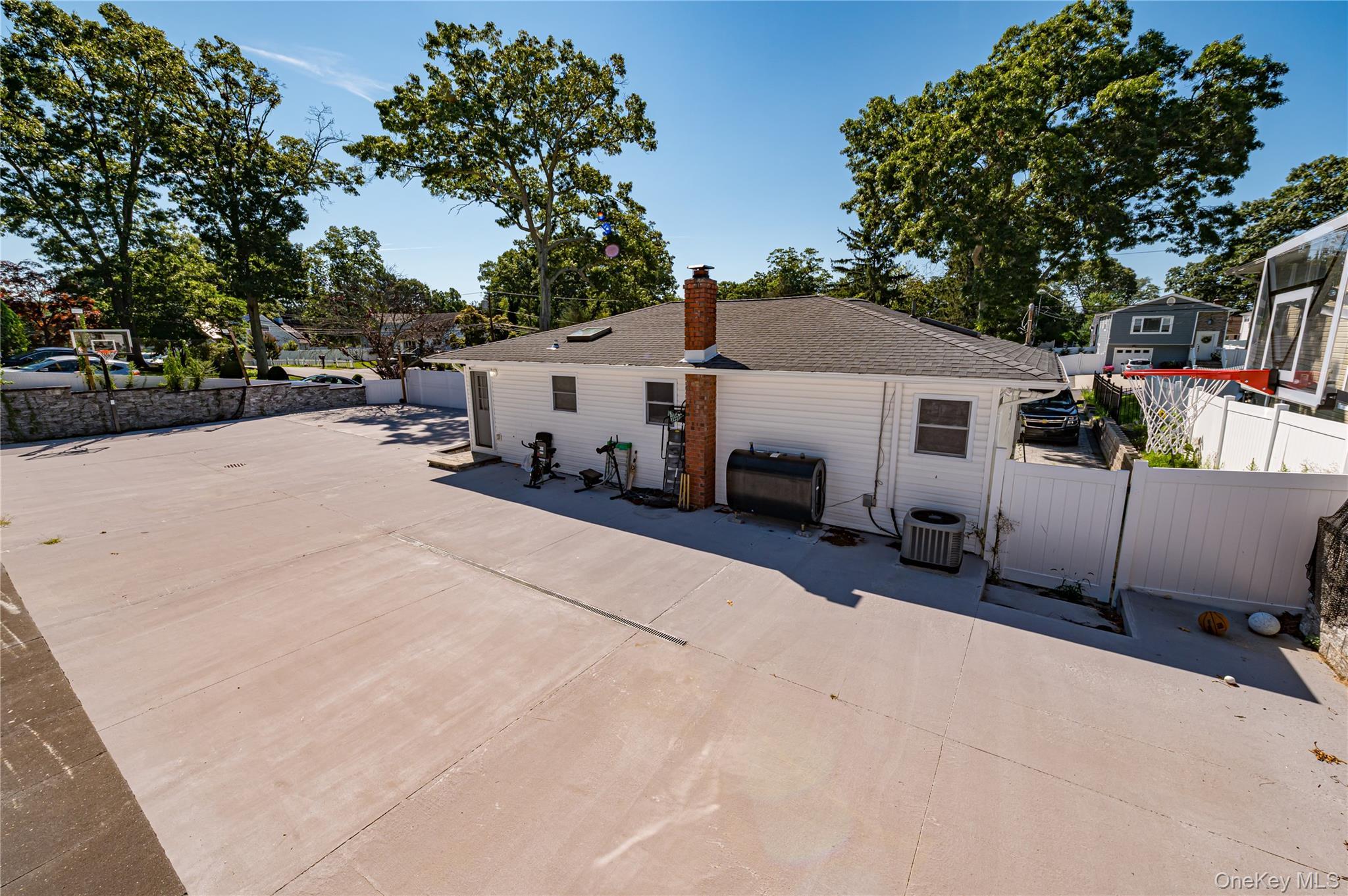 Single Family Ontario Street Suffolk County, NY 11779, MLS-1040582-22