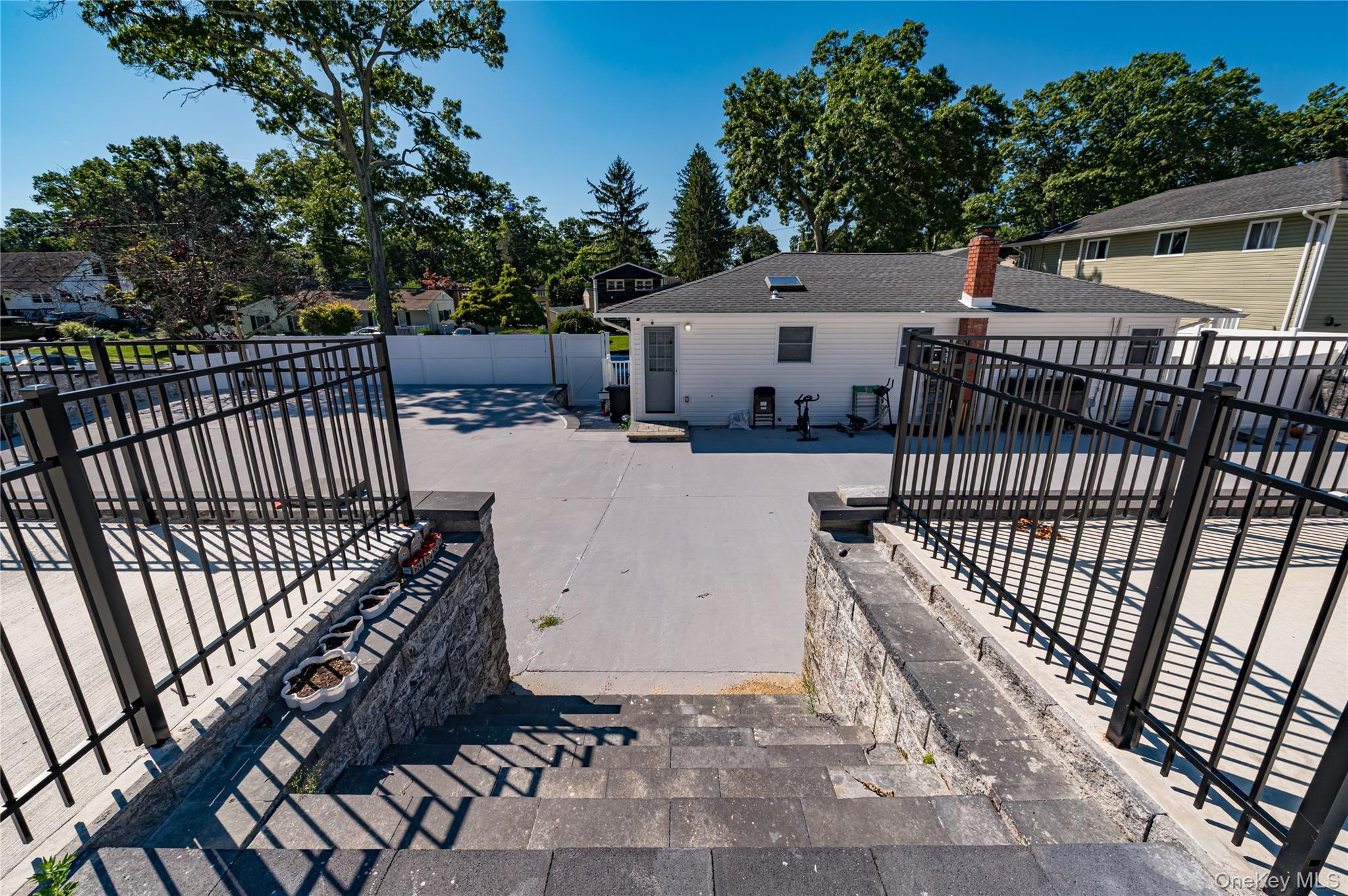 Single Family Ontario Street Suffolk County, NY 11779, MLS-1040582-26