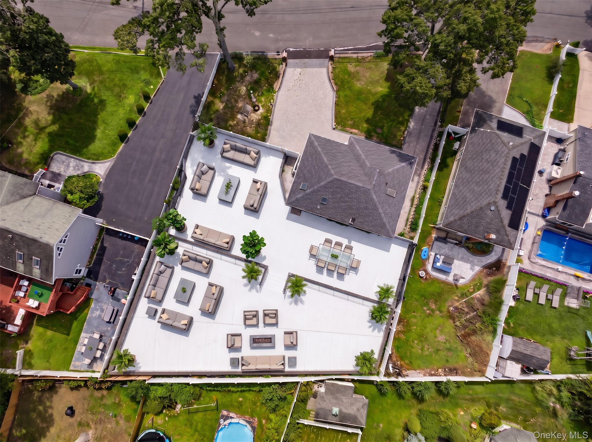 Single Family Ontario Street Suffolk County, NY 11779, MLS-1040582-33