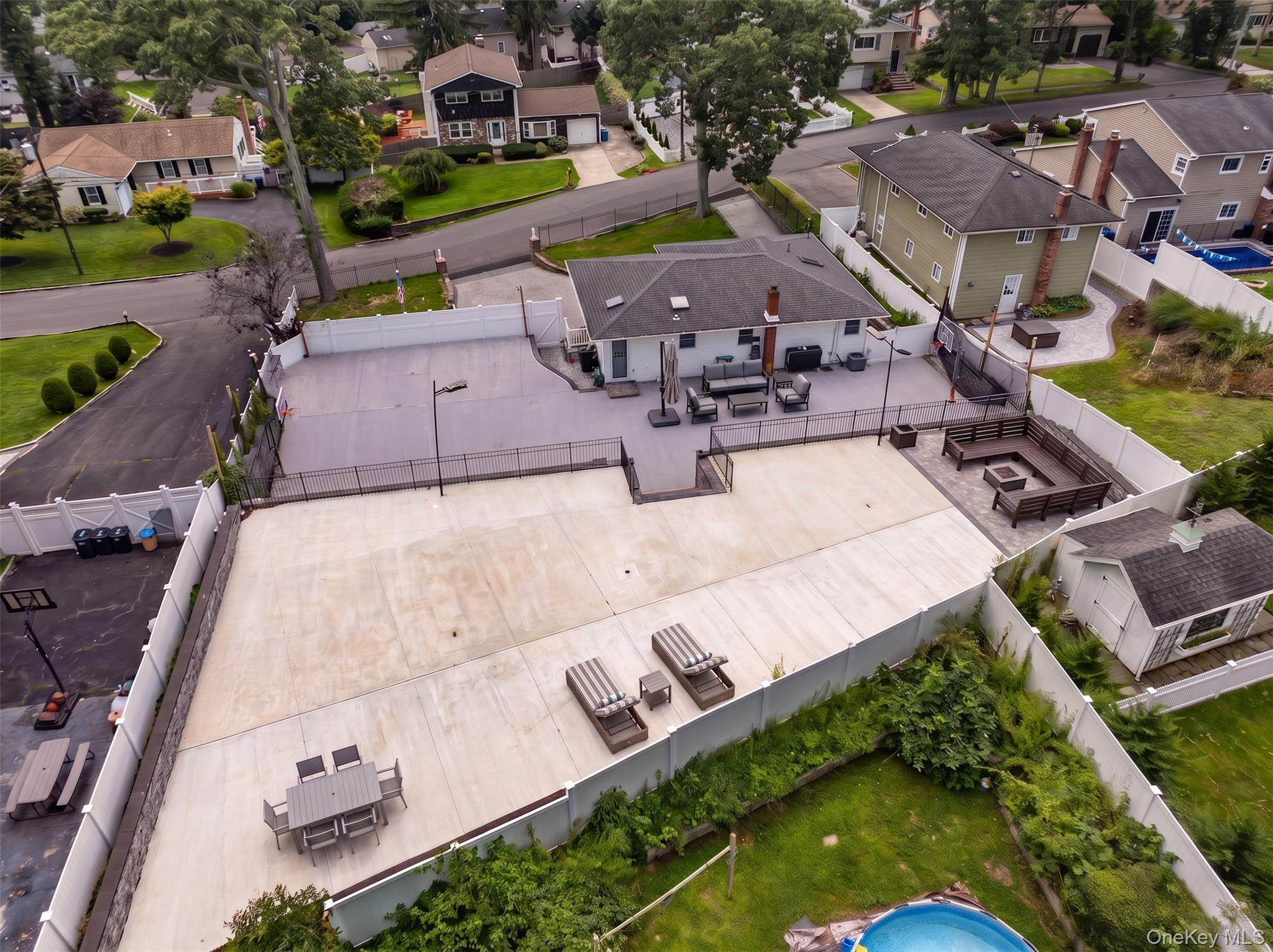 Single Family Ontario Street  Suffolk County, NY 11779, MLS-1040582-35